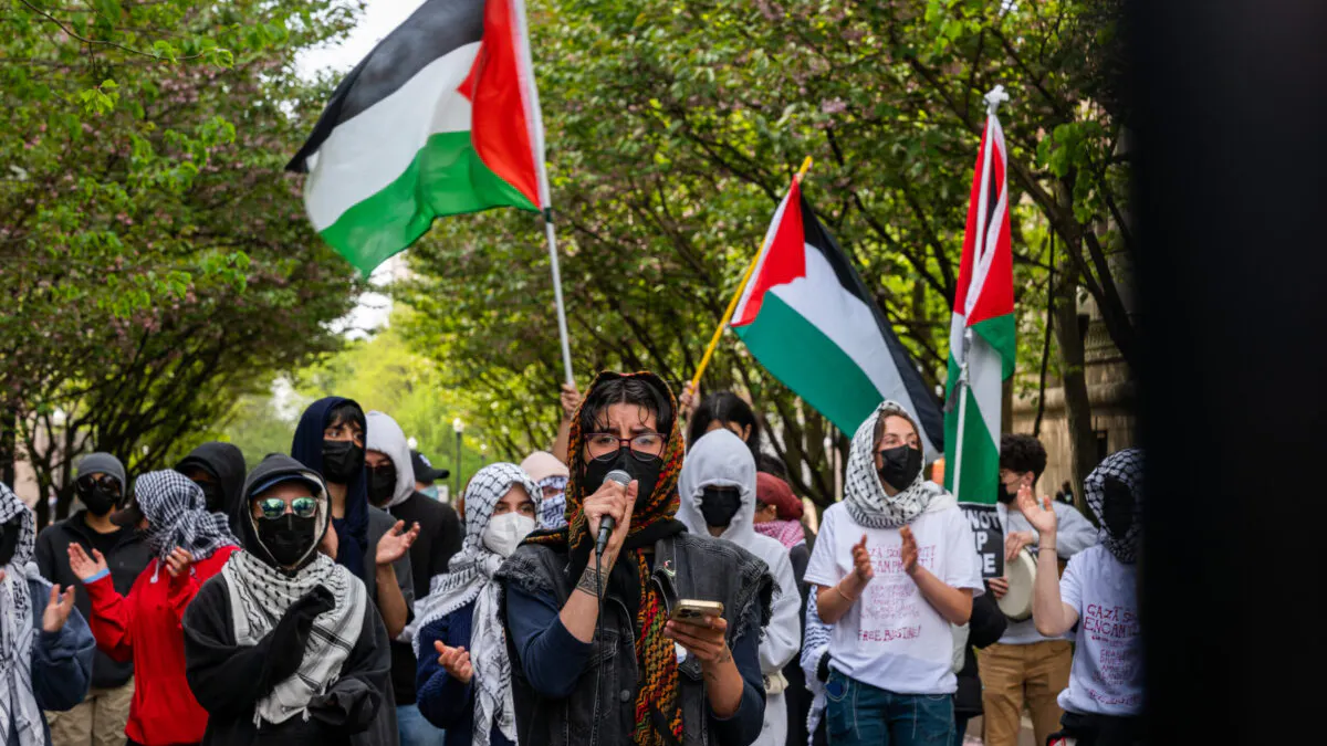 Poll Finds Most College Students Against Anti-Israel Protest Tactics