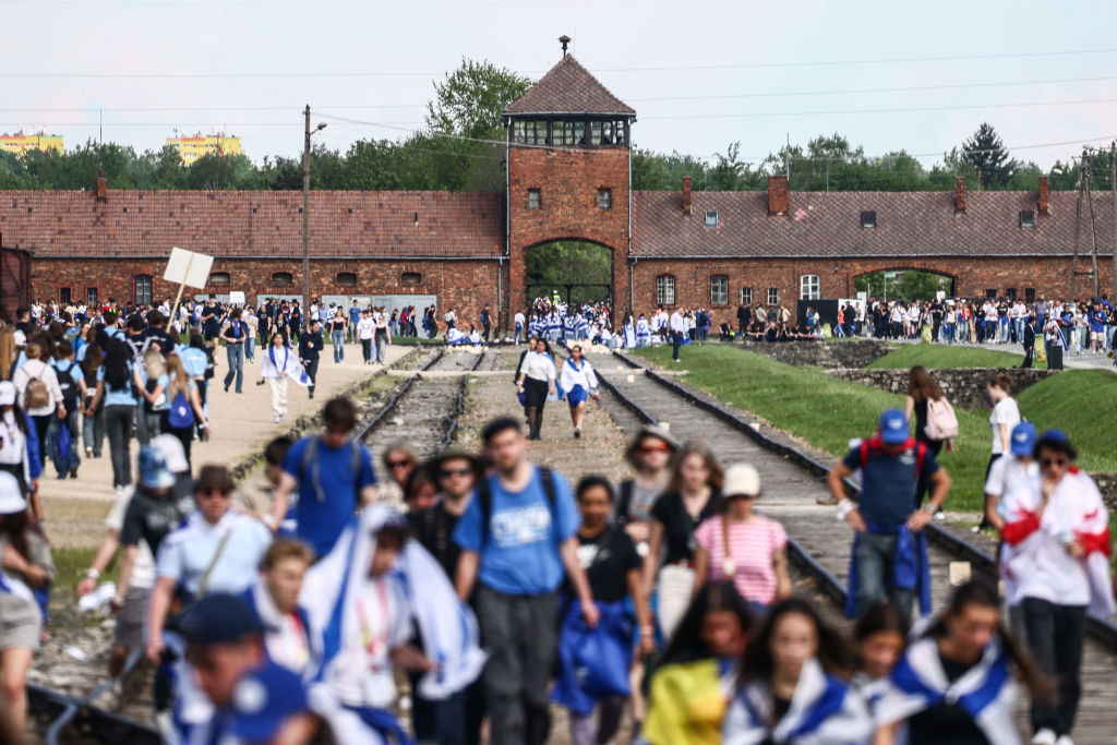 Pro-Hamas Activists Taunt Jews on Holocaust Remembrance Day At Auschwitz