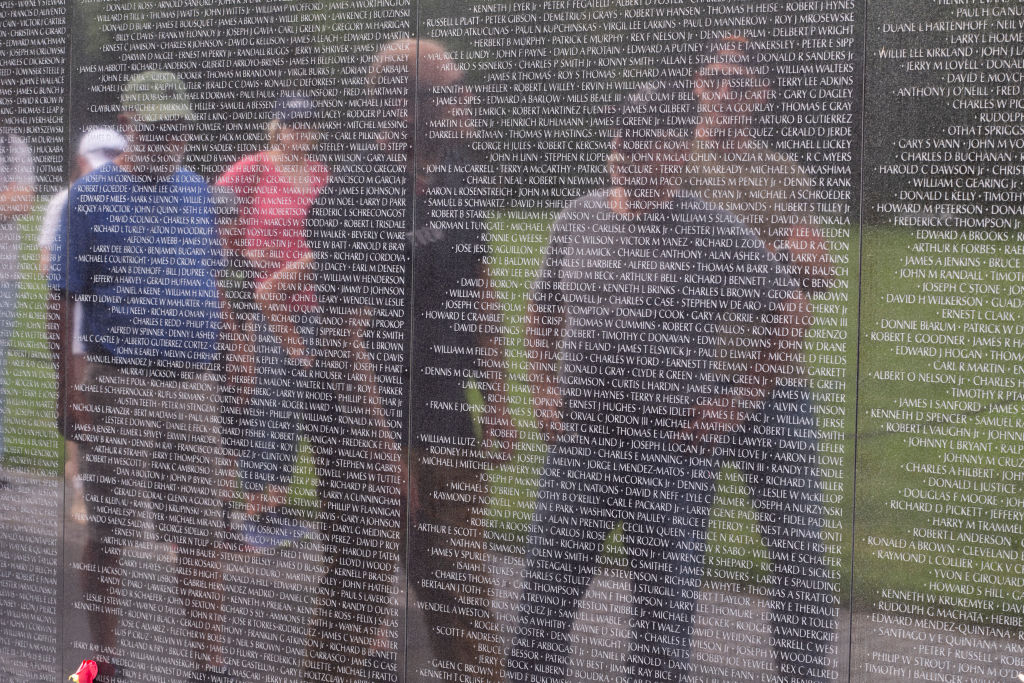Congress Veterans Clean Vietnam War Wall for Memorial Day