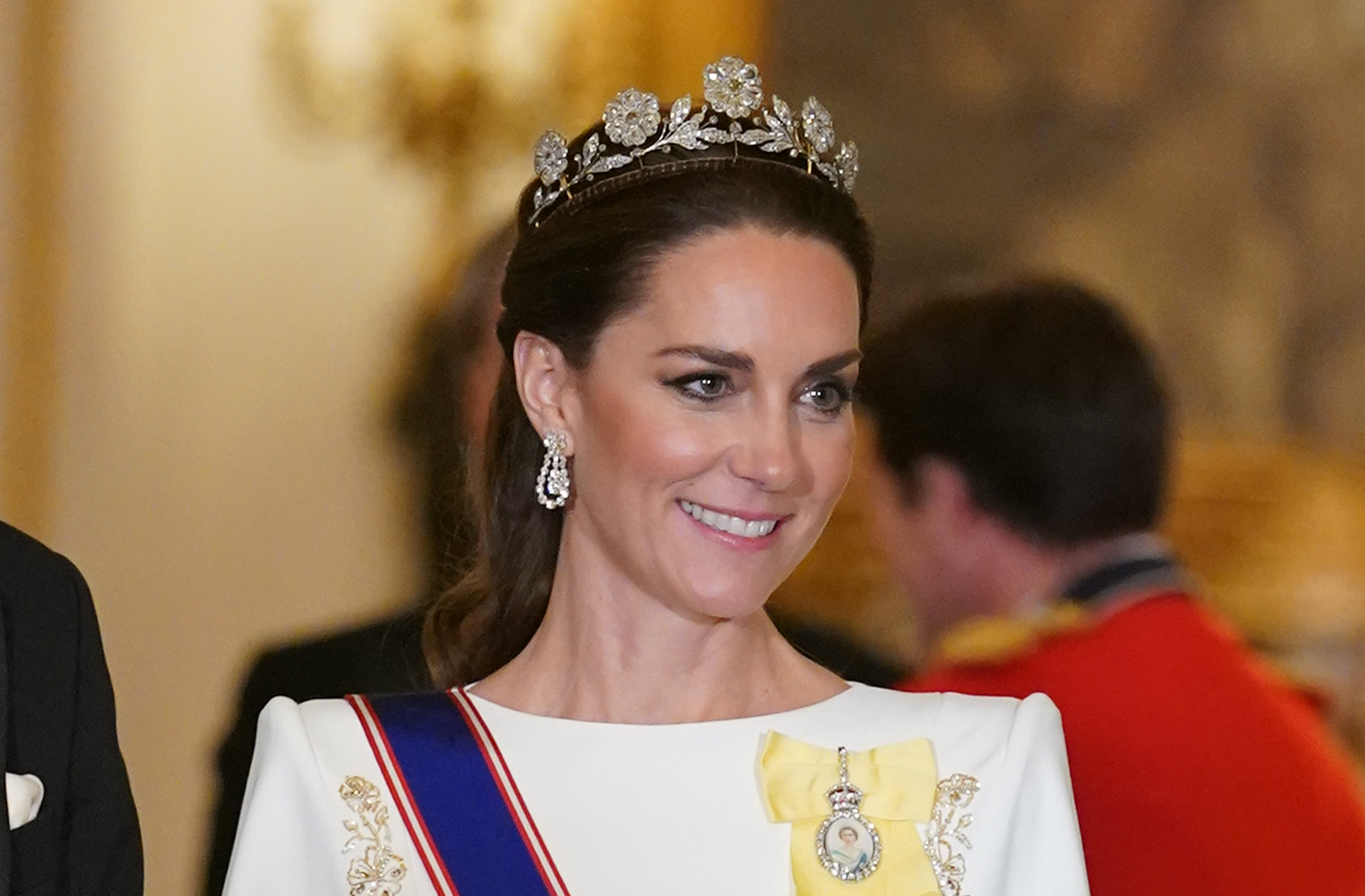 Critics harshly criticize new Kate Middleton portrait as “Shockingly Bad.