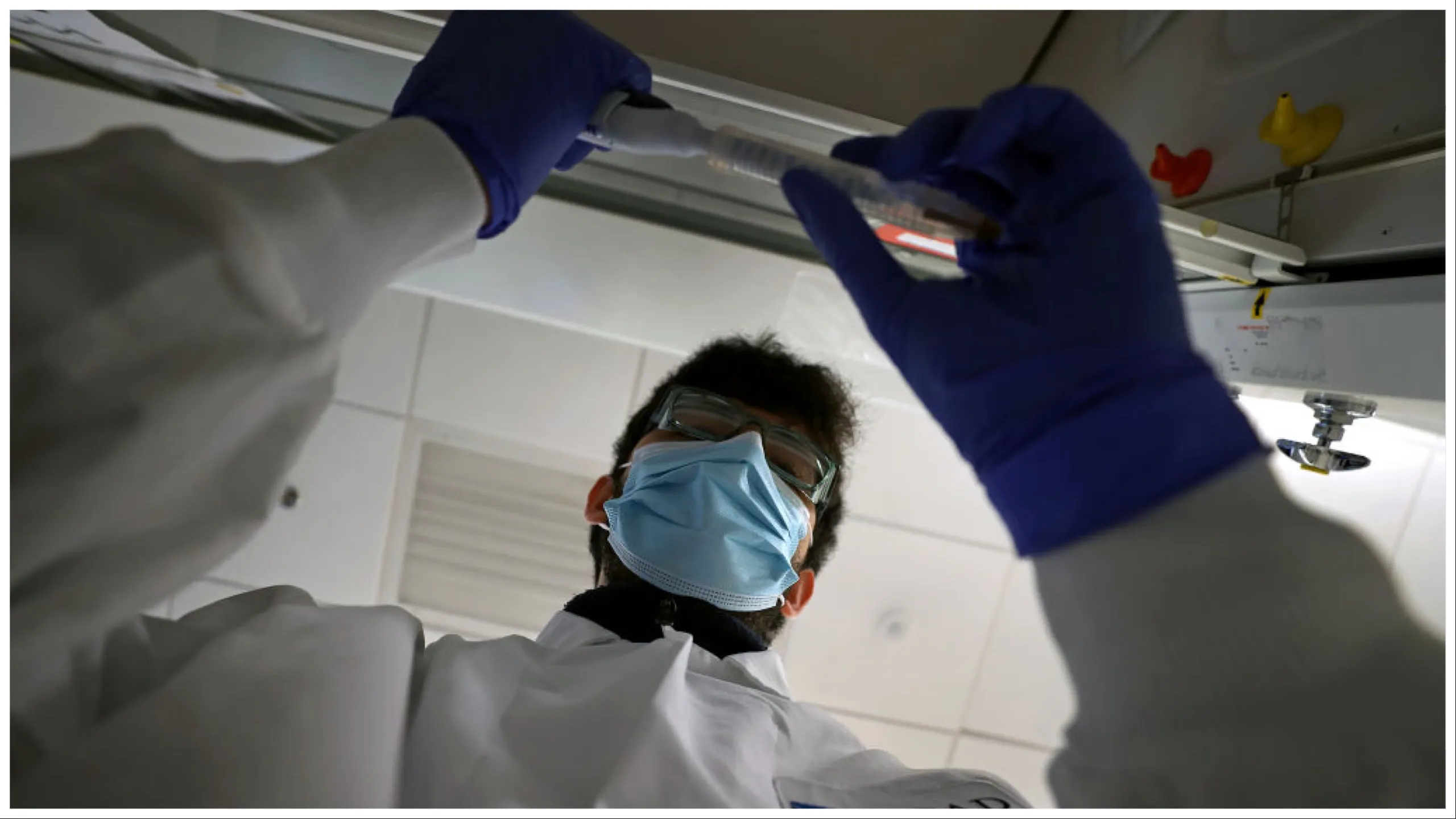 Biden Administration ‘Looking Closely’ At Vaccinating Farm Workers, Others For Bird Flu