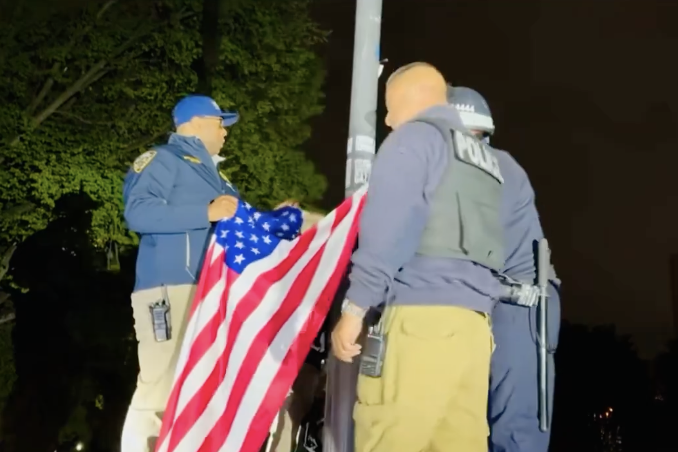 VIDEO: NYPD Removes Palestinian Flag at City College of New York, Replaced with American Flag