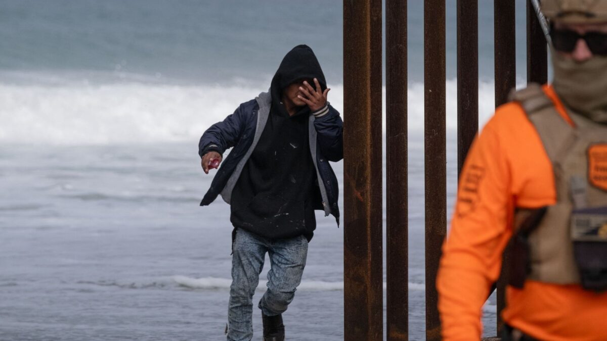 Over 130,000 Unauthorized Immigrants Caught at Southern Border in April