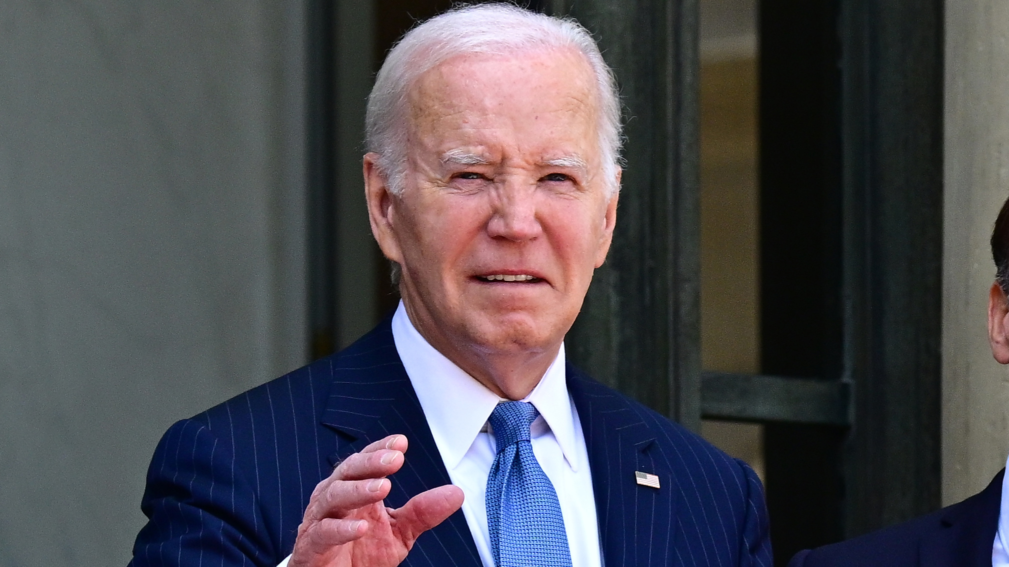 Report: Biden Plans to Grant Legal Status to Hundreds of Thousands of Undocumented Immigrants