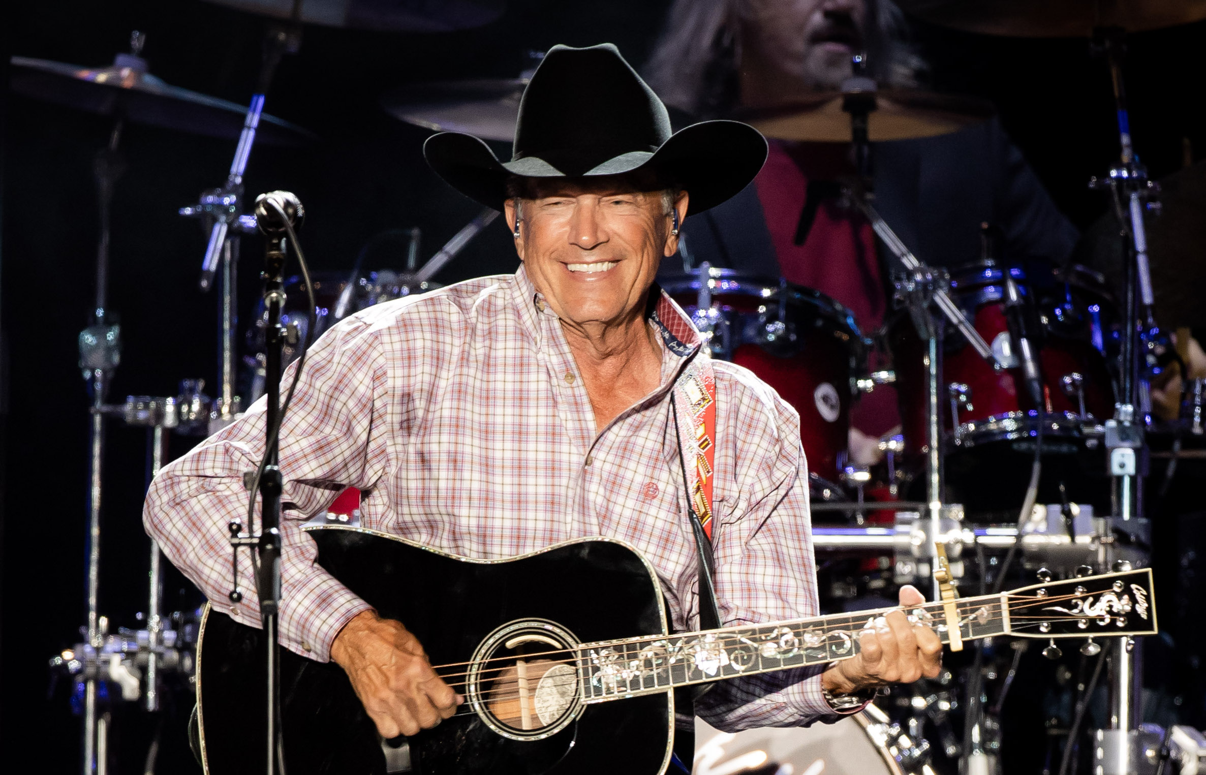 George Strait Sets New Attendance Record at Texas Concert