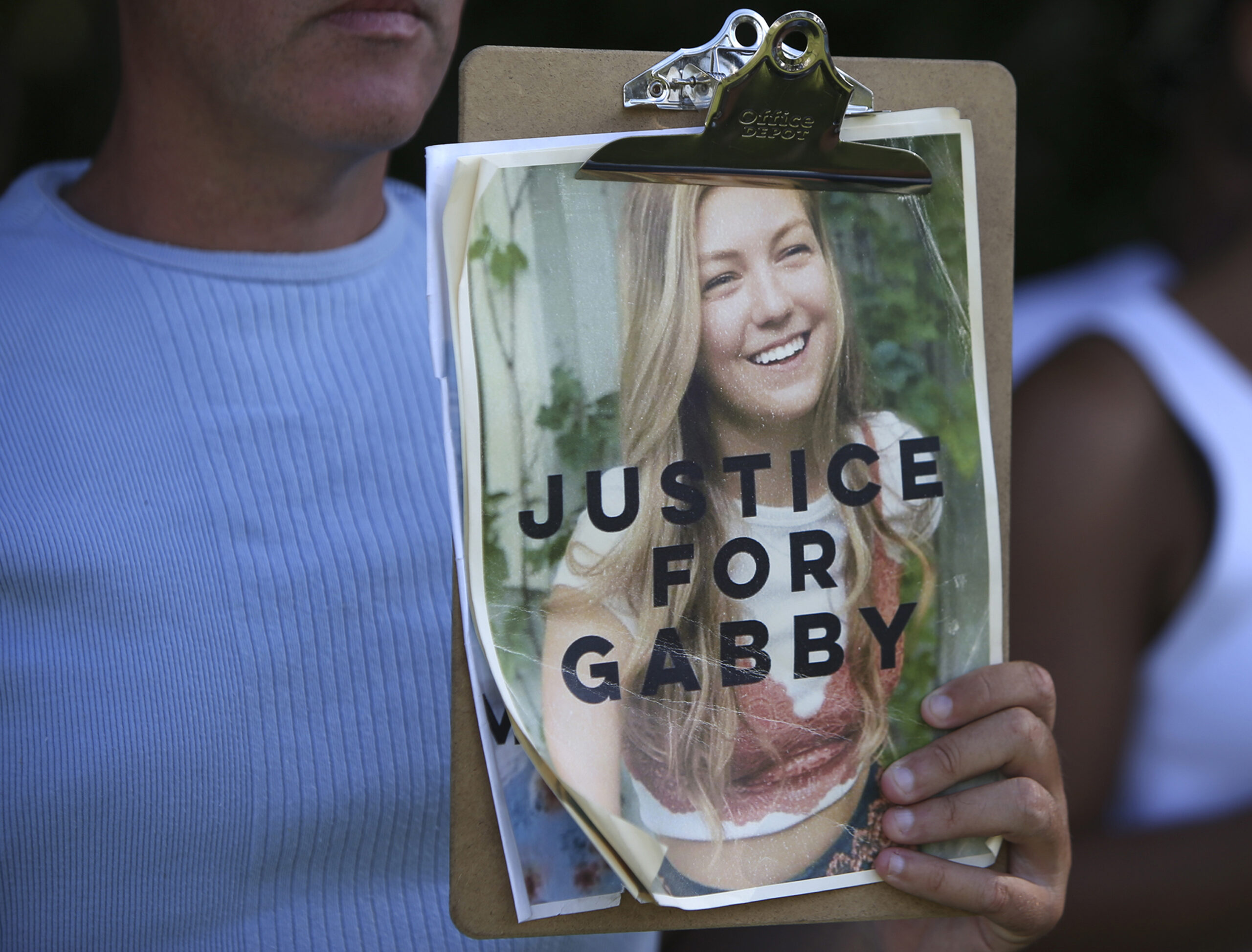 FBI Publishes 366-Page Report on Gabby Petito Case Featuring Her Love Letter to Brian Laundrie: ‘Please Stop Crying