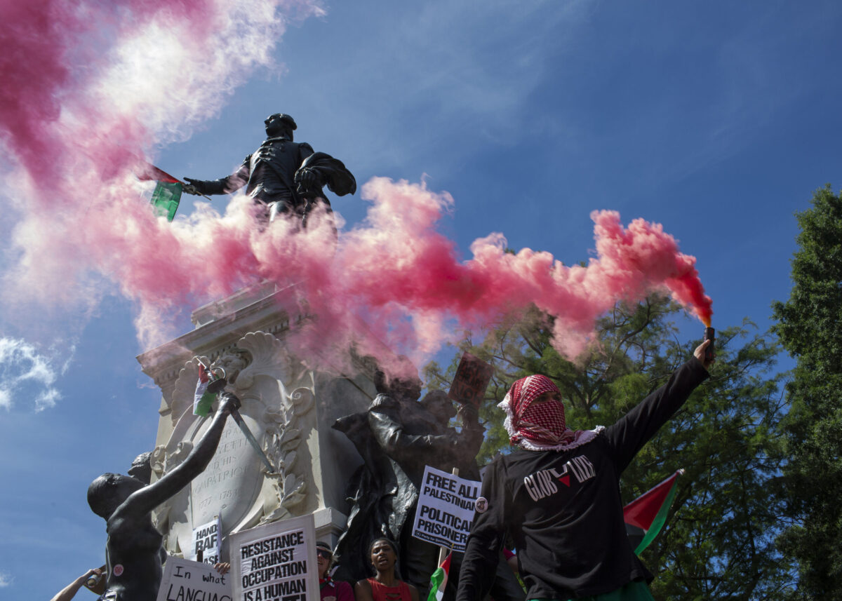 WATCH: Anti-Israel Protesters Drive Off Police Near White House