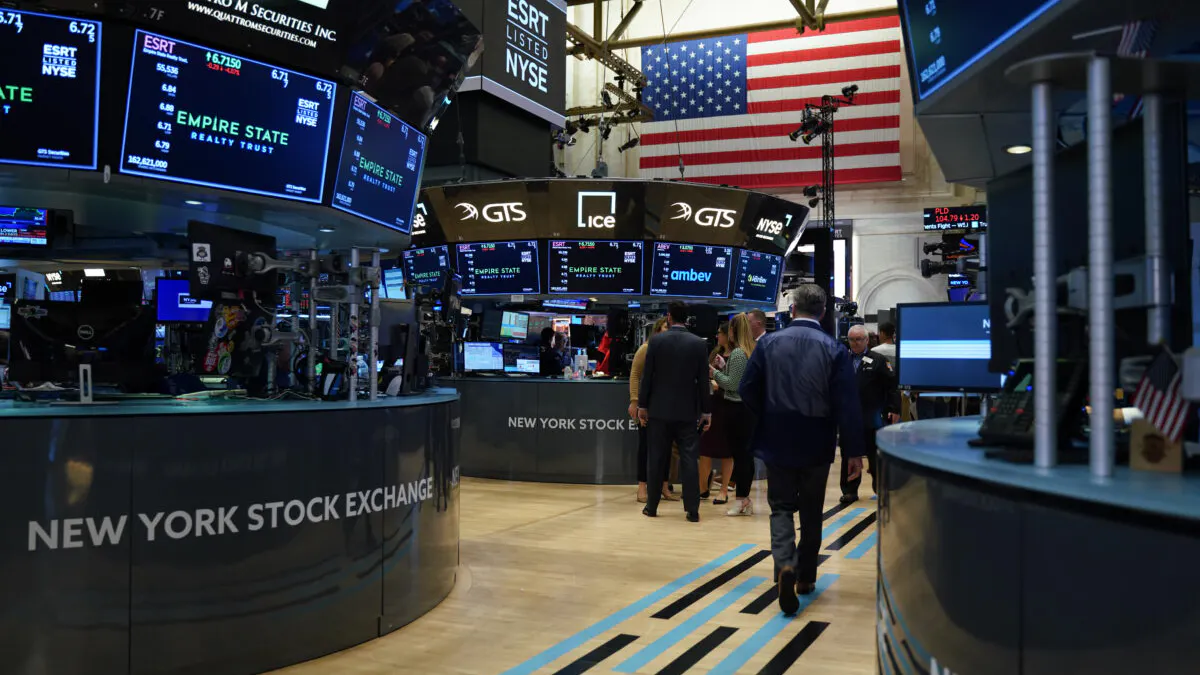 National Debt Surpasses $35 Trillion; GOP Raises The Alarm