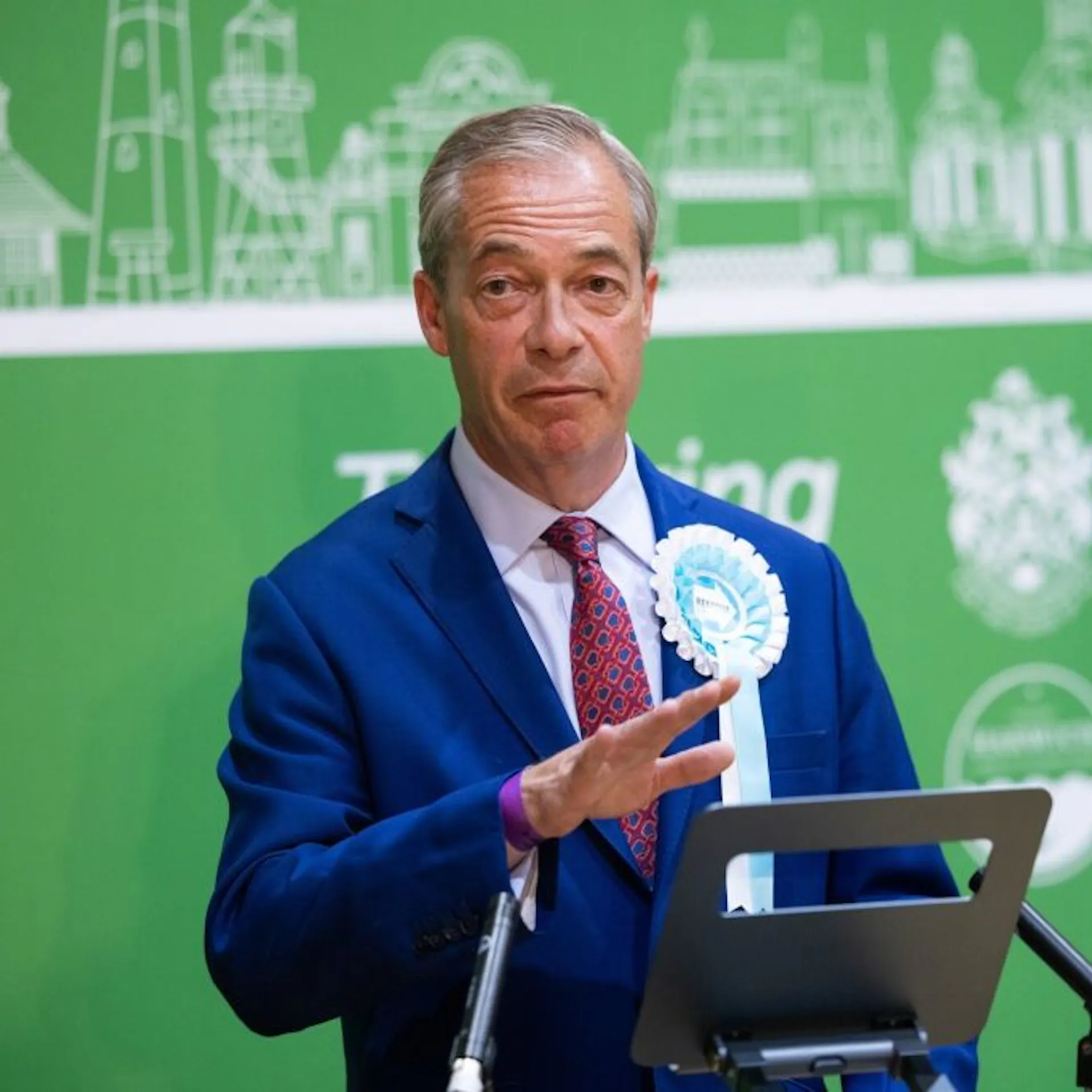 Will Nigel Farage’s Anti-Establishment Gamble Pay Off?
