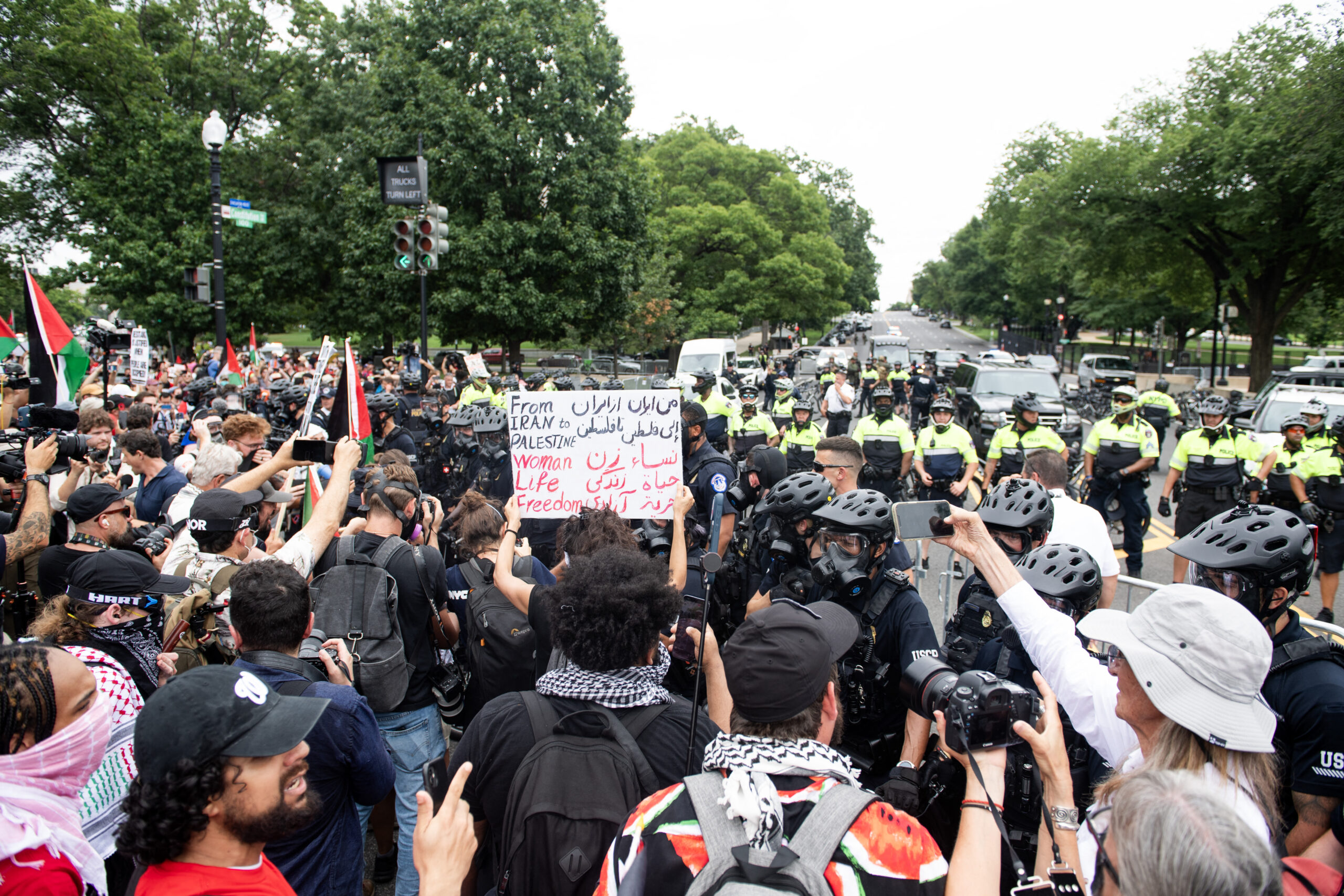 ‘Allahu Akbar’: Protesters Burn American Flag, Rage Outside Netanyahu Speech