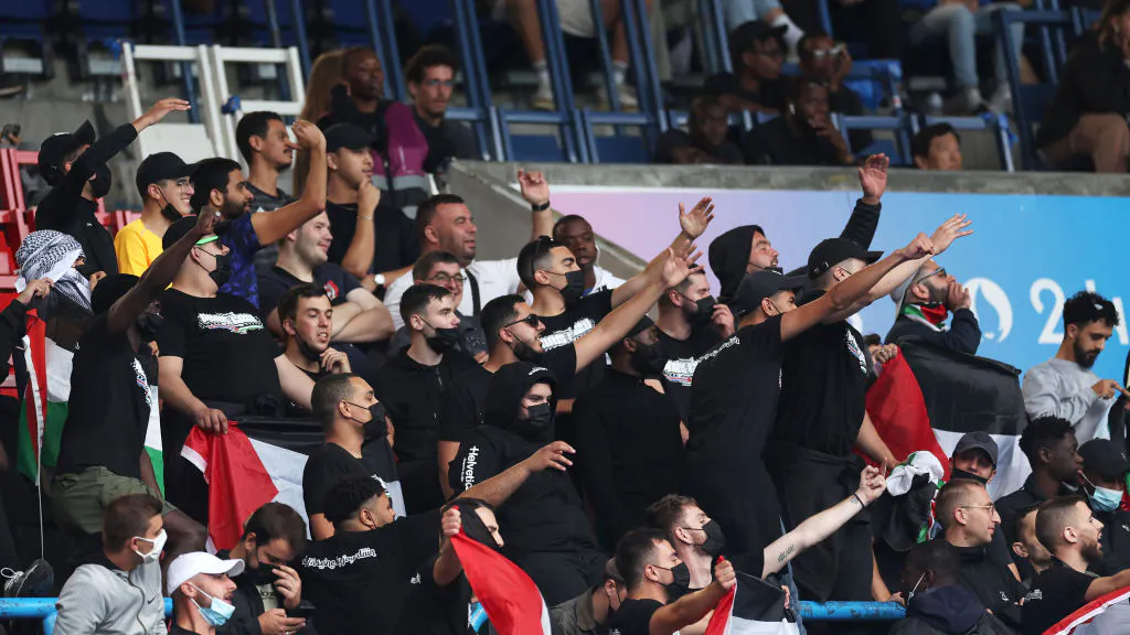 Anti-Israel Demonstrators Chant ‘Heil Hitler,’ Do Nazi Salute Taunting Israeli Olympic Team