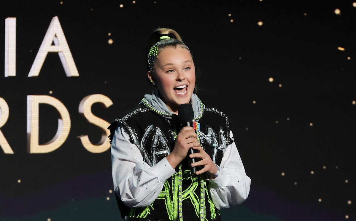 NextImg:JoJo Siwa Slammed After Sharing Plans To Have Triplets Via Three Surrogates