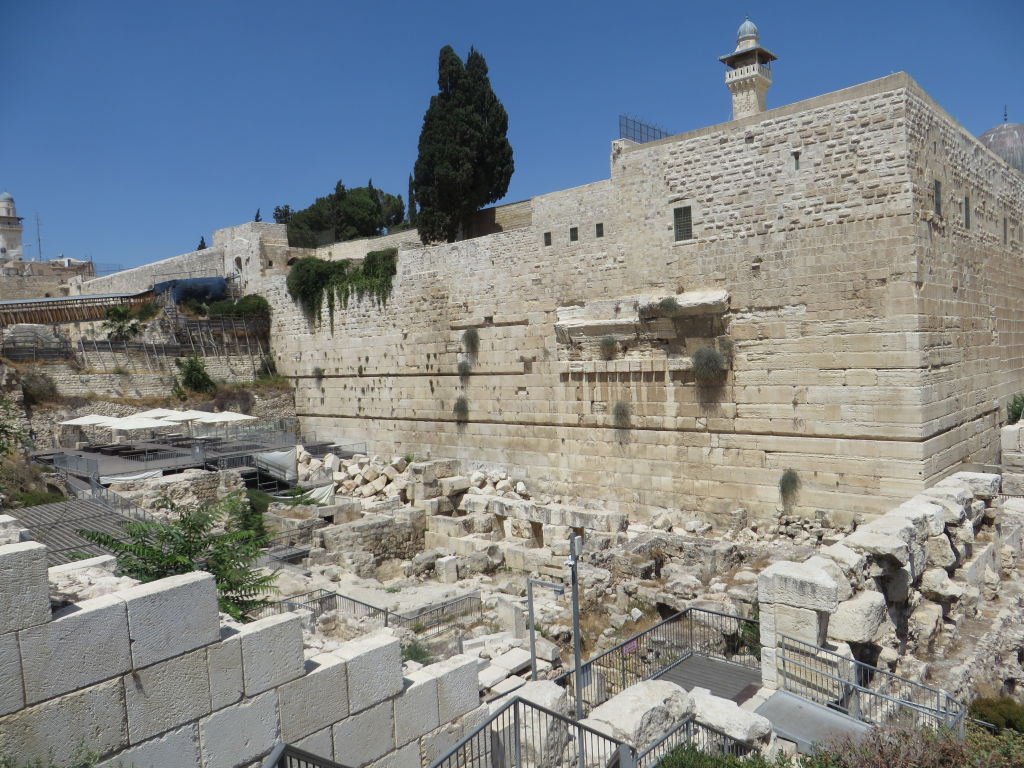 Israel Discovers Ancient Seal From First Temple Period