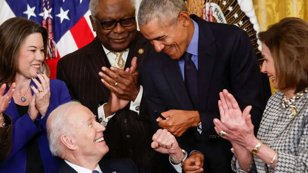 Biden Still ‘Harbors Some Resentment’ For Obama, Thinks Pelosi Is ‘Ruthless’: Report