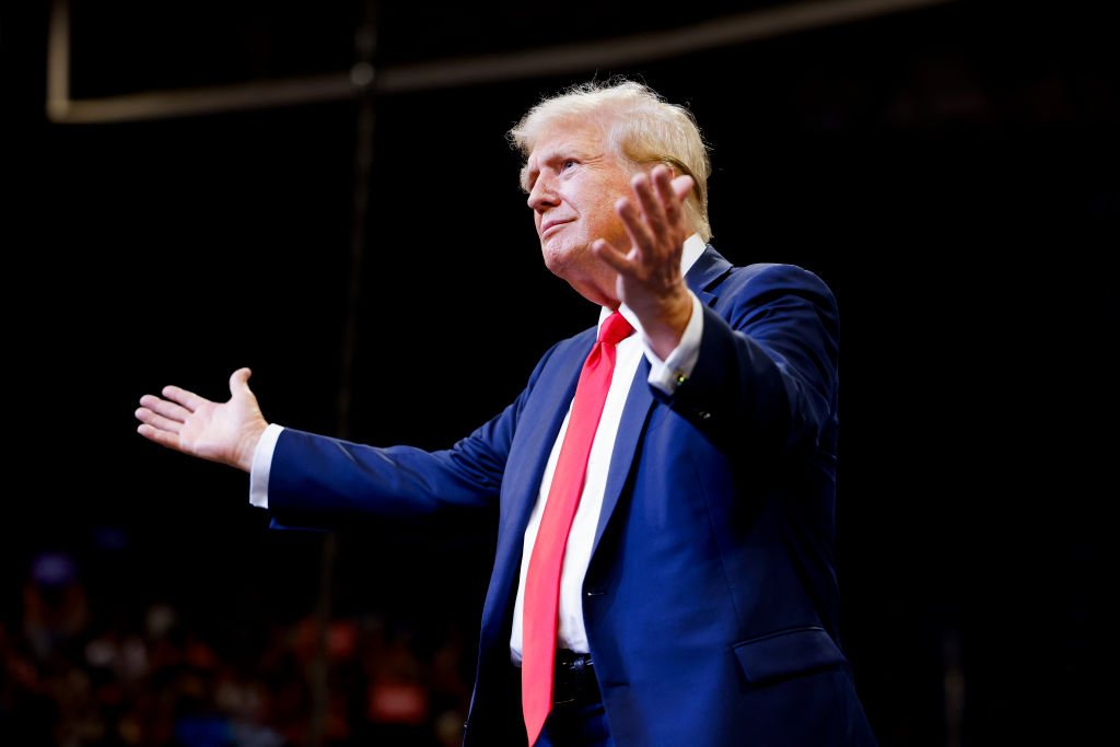 WATCH: Trumps Pauses Rally To Check On, Hug Woman Who Fainted In Stands