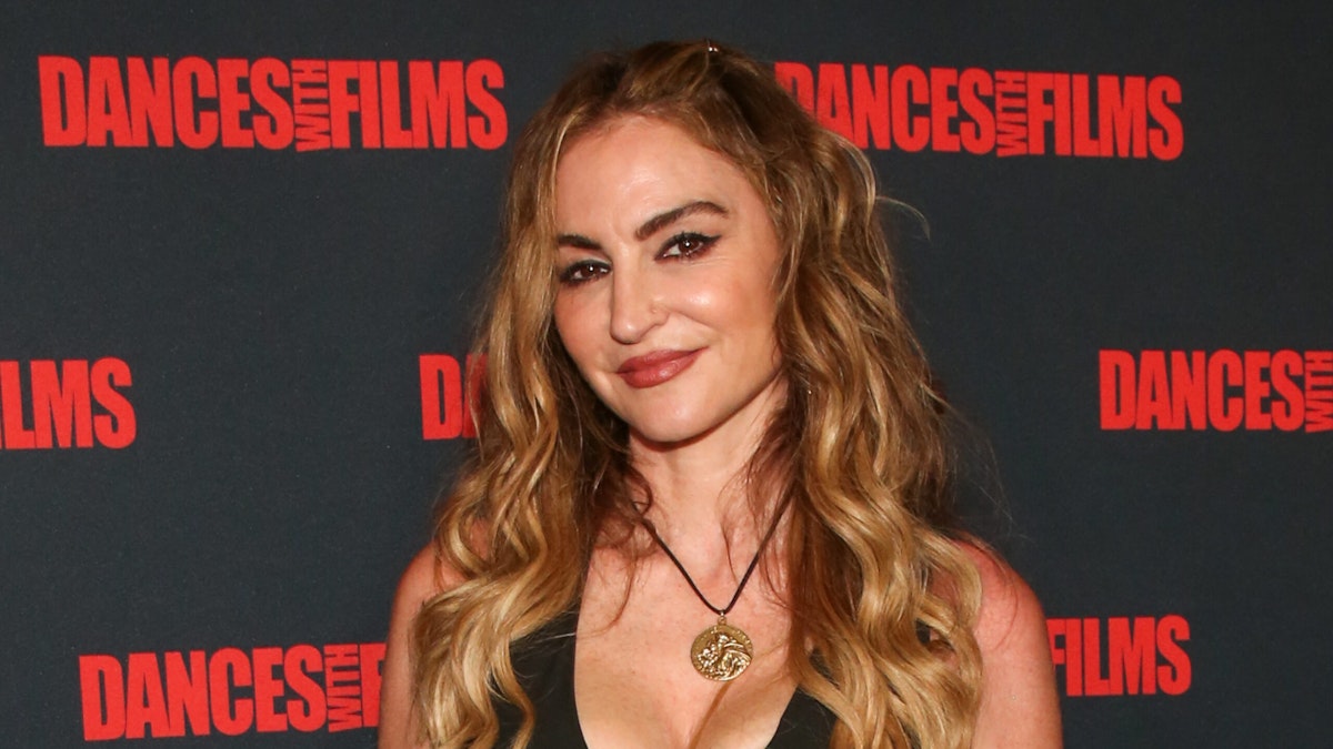 Drea de Matteo Blasts George Clooney, Meryl Streep: ‘I Question Their Integrity’