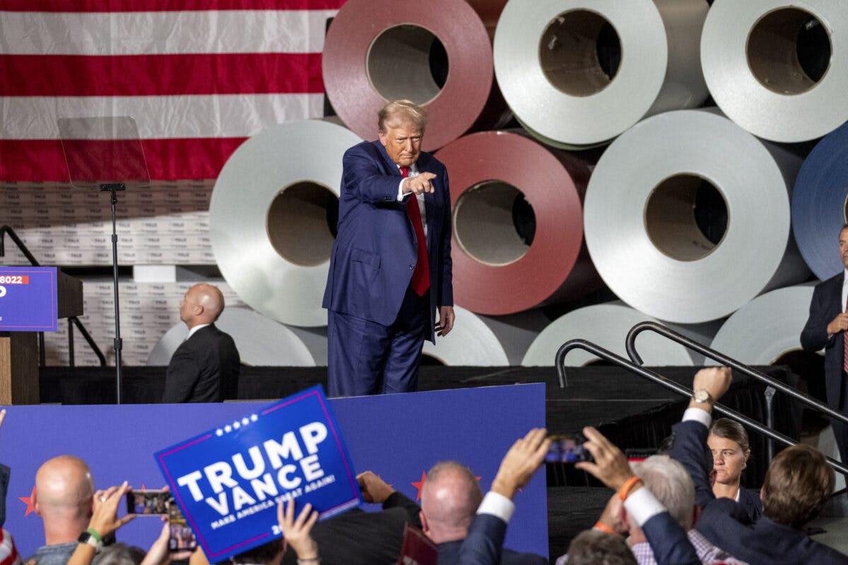 NextImg:Man Charged After Driving Past Security Checkpoint At Trump Rally, Claimed To Have Bomb