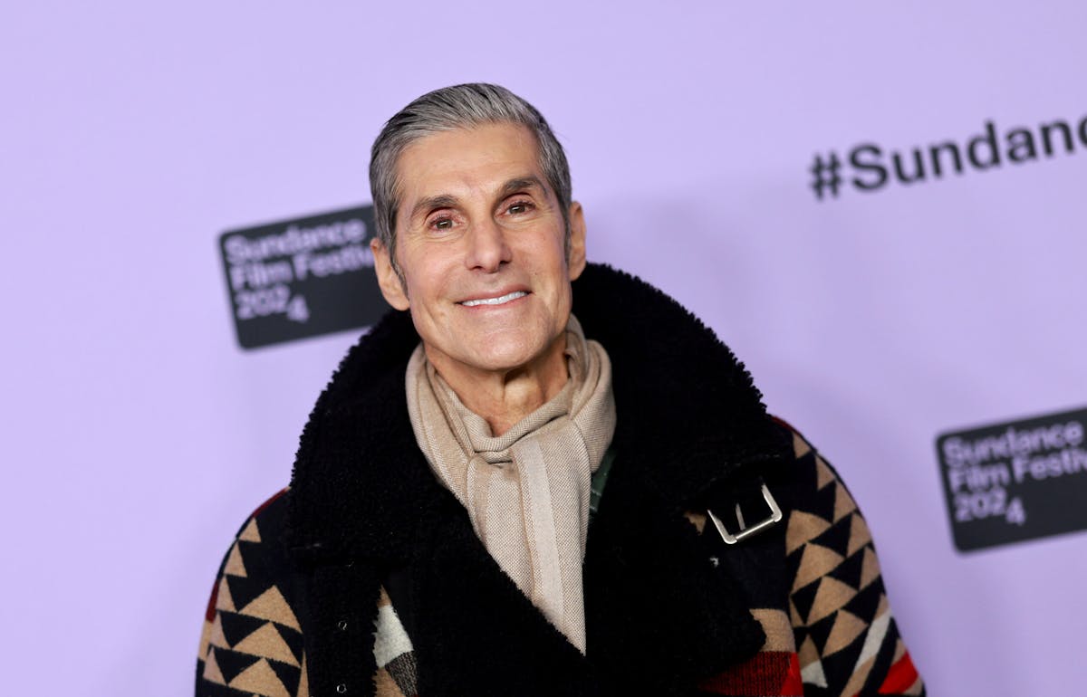 NextImg:Perry Farrell Apologizes To Jane’s Addiction Bandmates Following On Stage Altercation