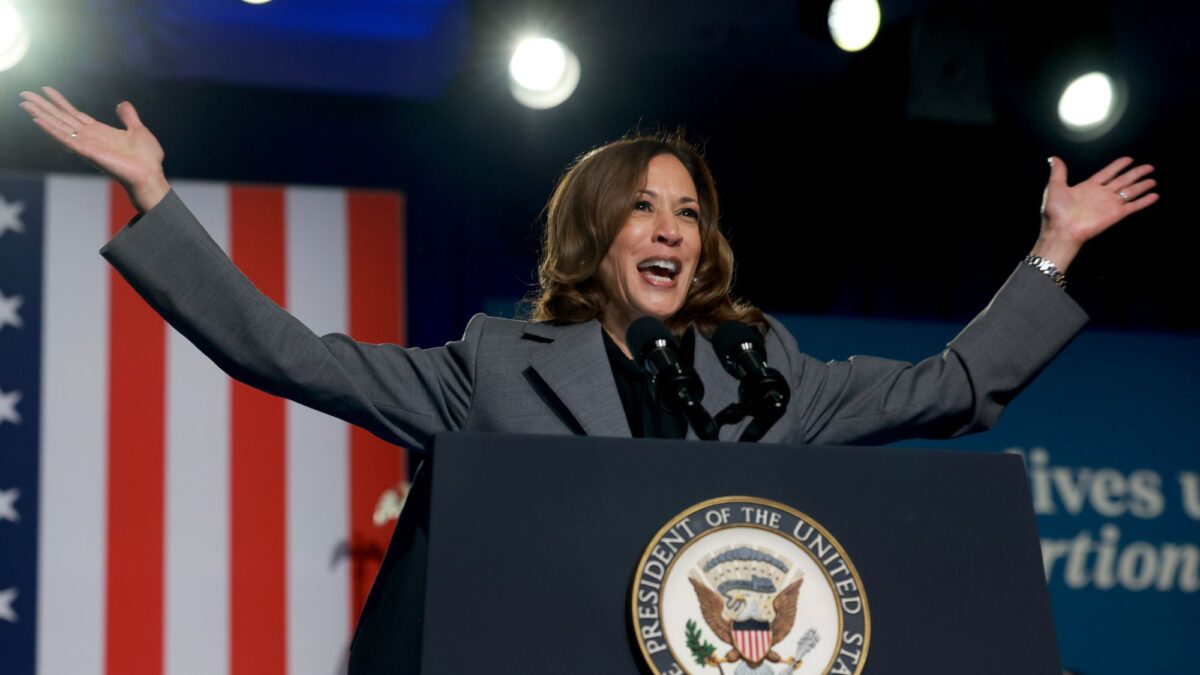 Kamala Harris Campaign Refuses To Provide Stance On Migrant Flight Programs