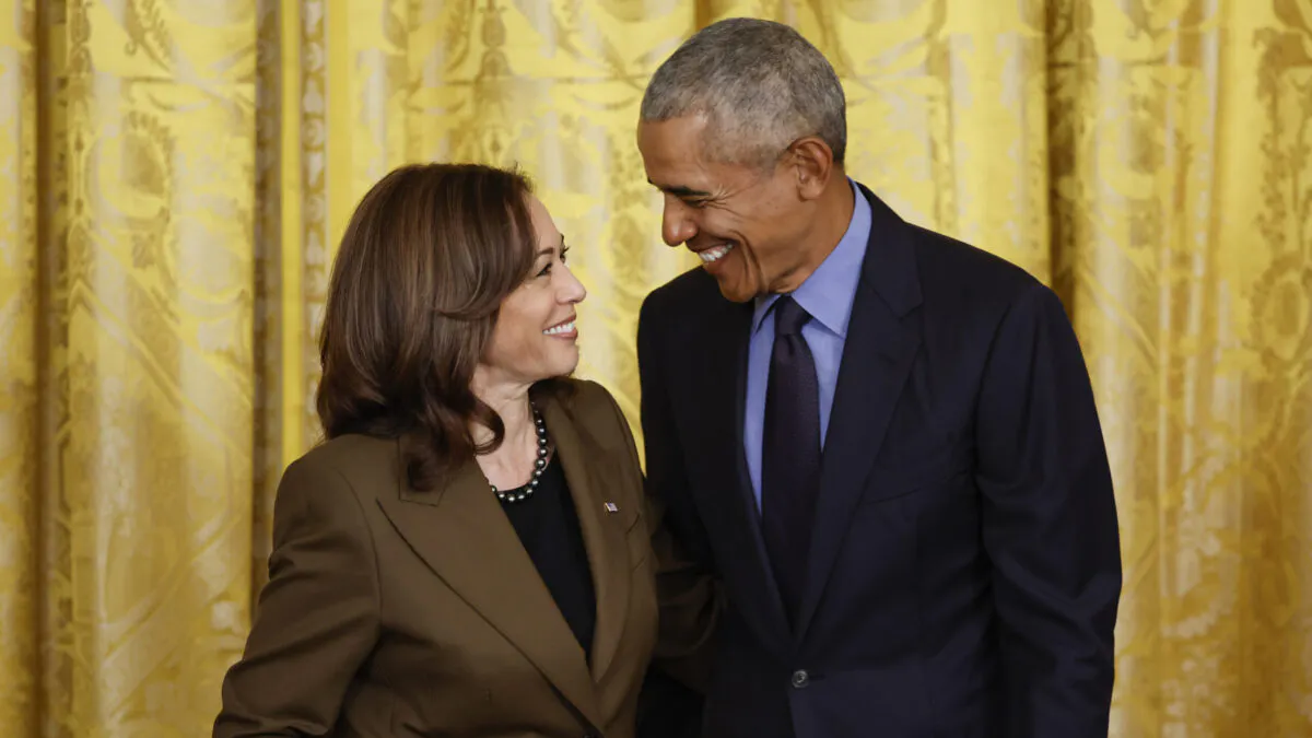 Obama Will ‘Blitz’ Battleground States For Kamala In Final Weeks Of Campaign