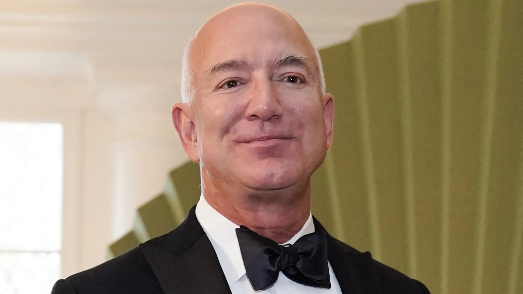 Jeff Bezos Blasts Media Bias In Op-Ed For His Own Paper