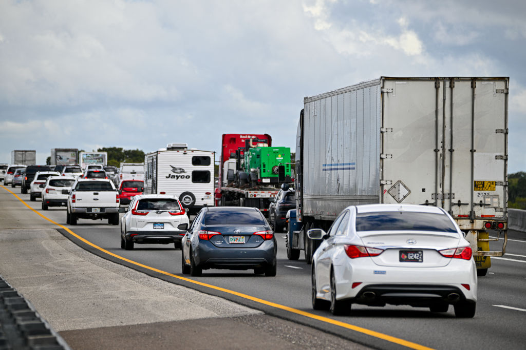 Officials Give Stark Warning To Florida Residents Who Refuse To Evacuate: Write Names On Bodies