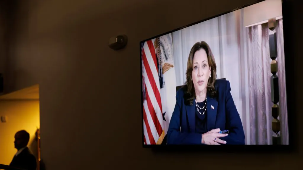 Kamala Whispers ‘It’s A Live Broadcast’ During Televised Briefing