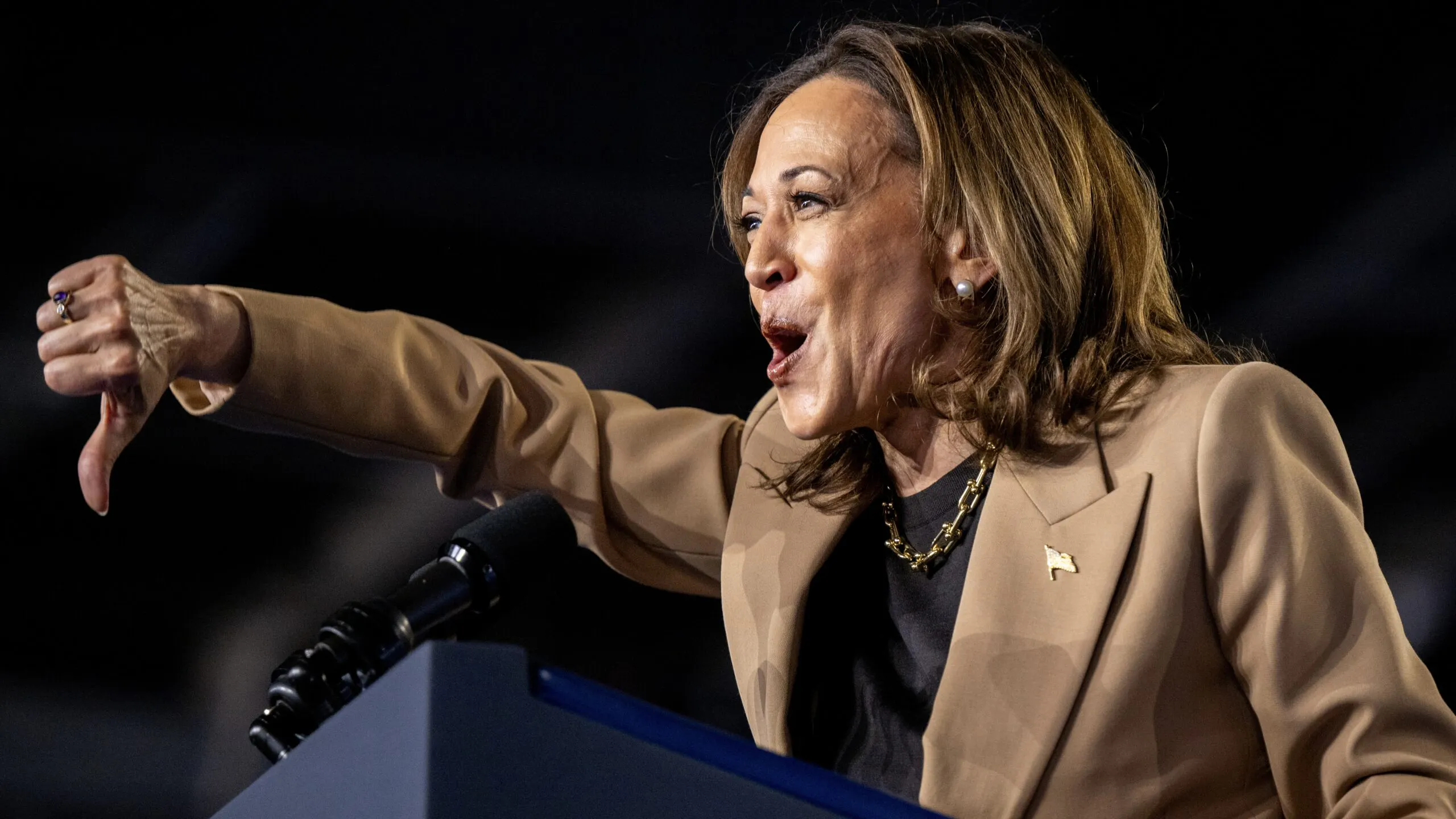 Kamala Mocks Trump For Stopping Town Hall After 2 Attendees Have Medical Emergencies