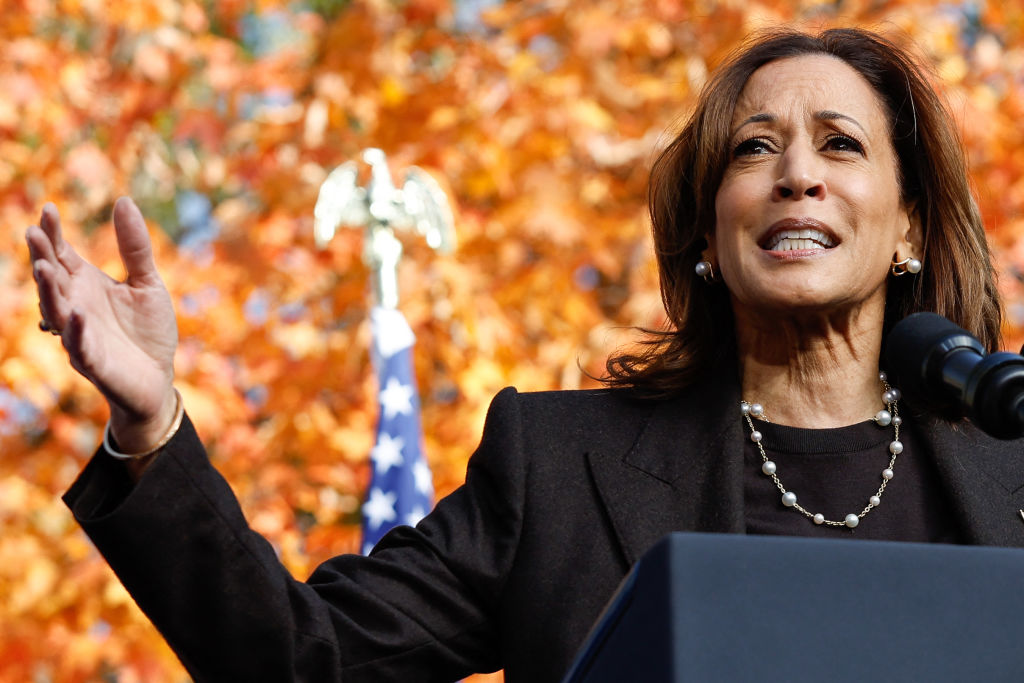 Kamala Camp Scrambles To Navigate Cracks In The ‘Blue Wall’