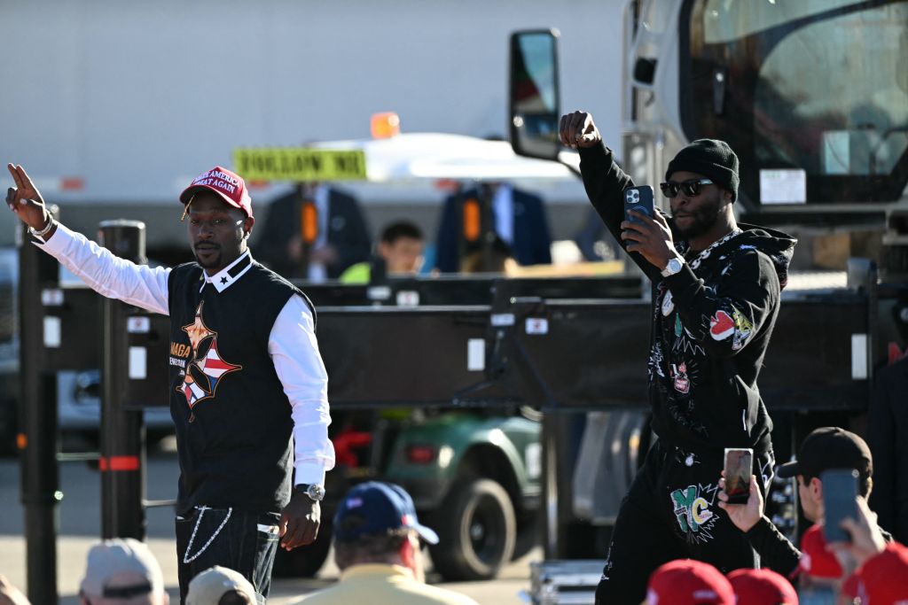 ‘Trump A Real One’: Former Steelers Star Le’Veon Bell Lauds Trump After PA Rally