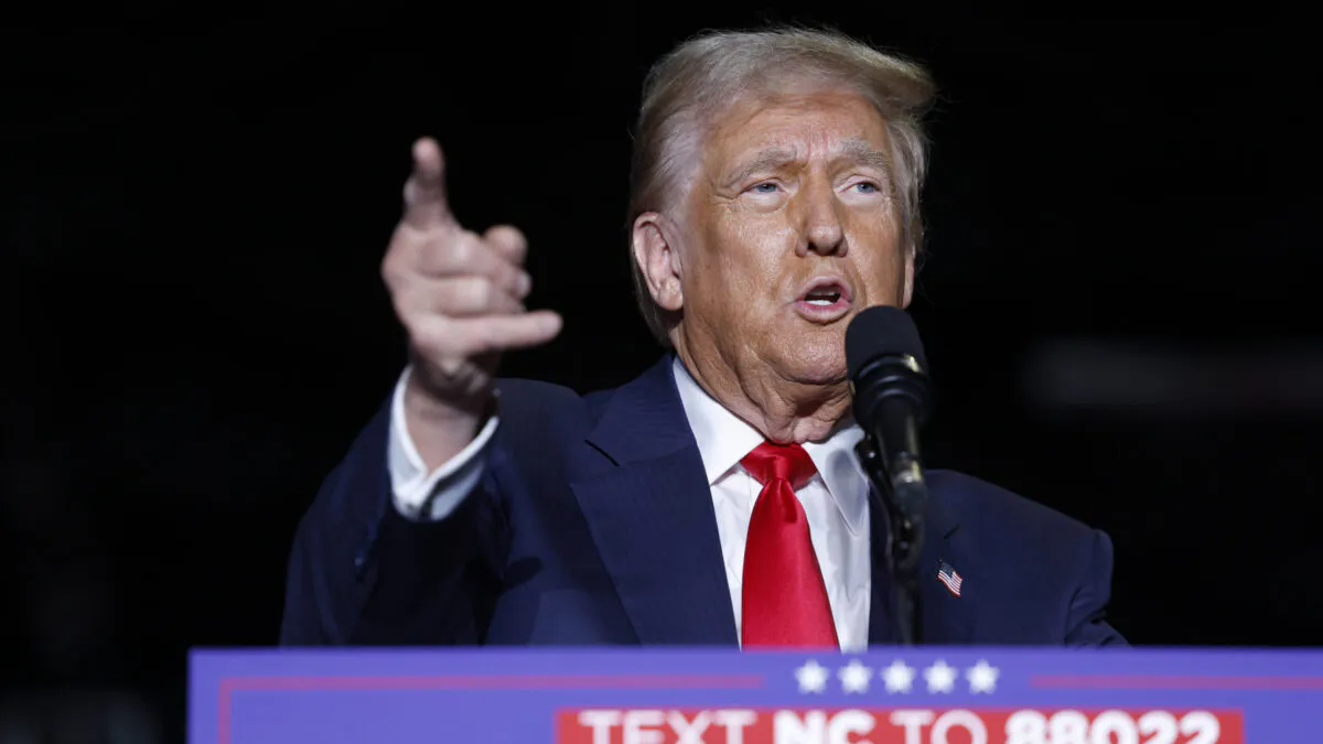 Trump Blasts Dem Senators’ Attempts To Tie Themselves To Him Days Before Election