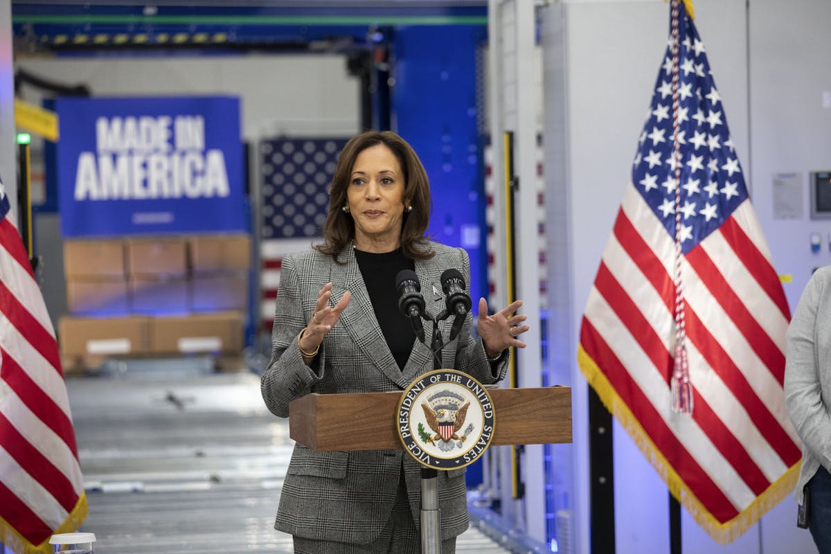 NextImg:Liberal Super PAC Warns Kamala: Calling Trump A ‘Fascist’ Isn’t Persuasive