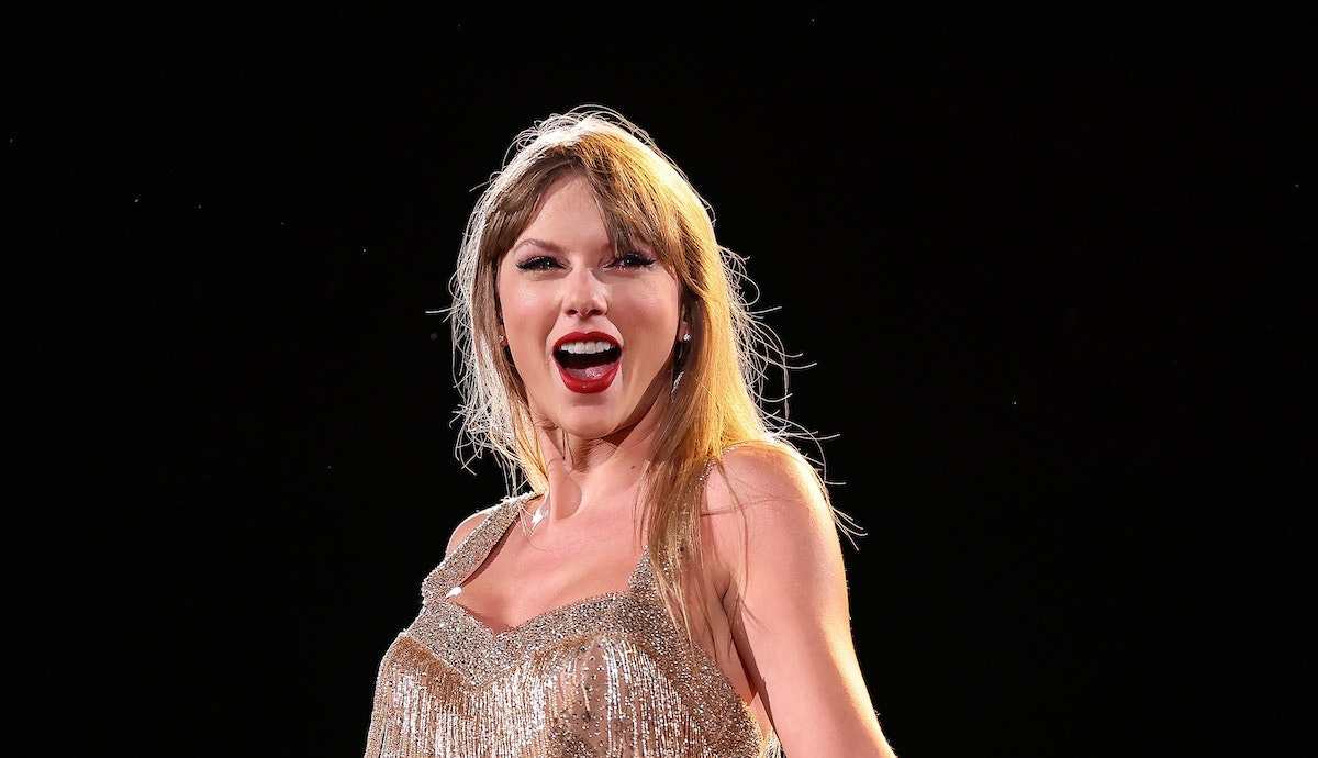 Taylor Swift Opens Toronto Concert With Land Acknowledgment