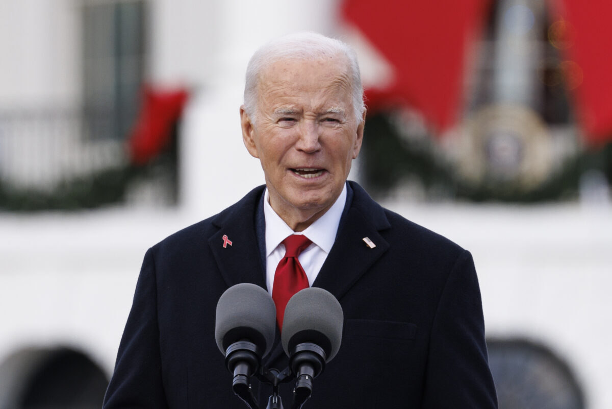 Biden Salutes ‘True Hero’ Fauci At White House