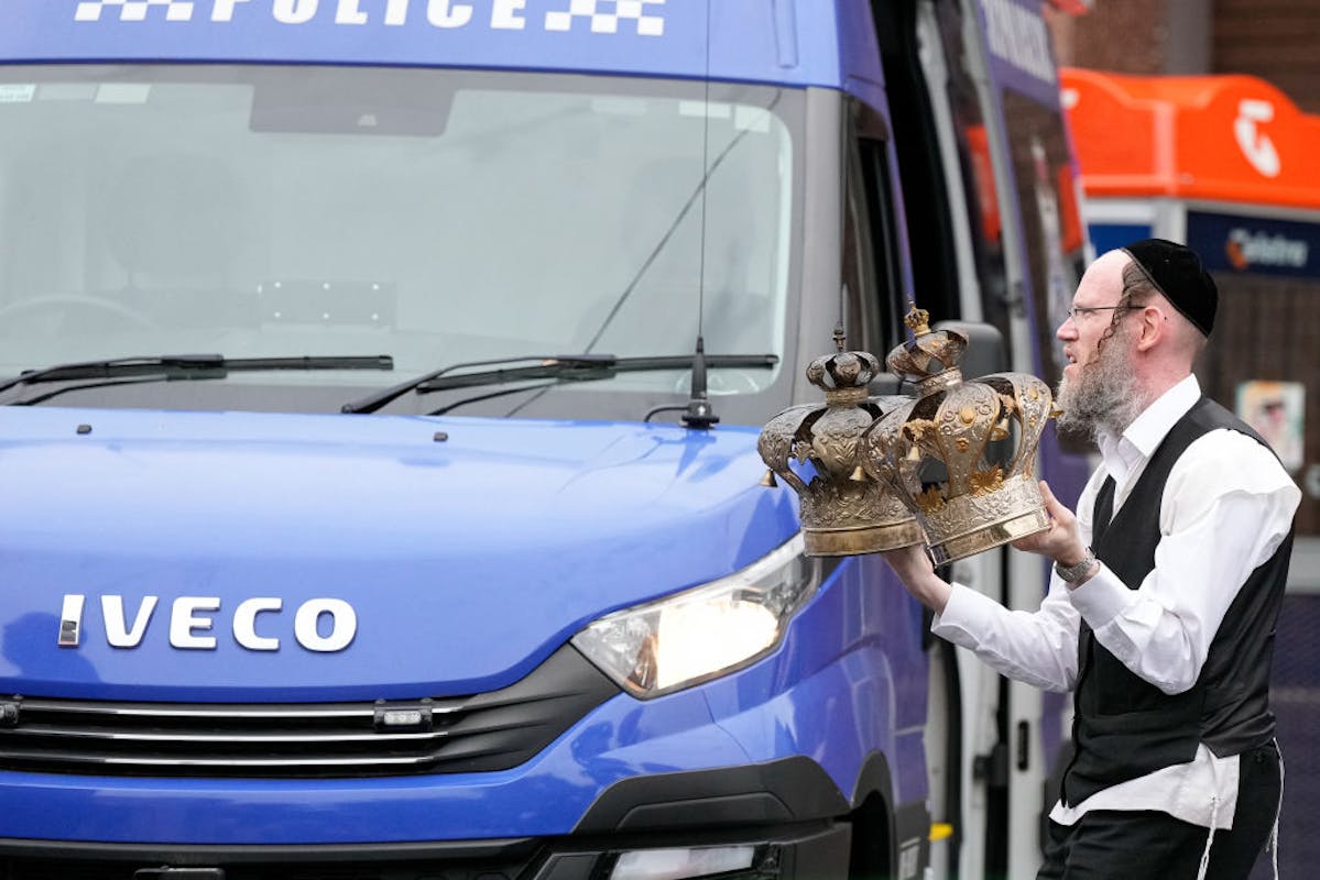 NextImg:Melbourne, Australia Synagogue Firebombed With Worshipers Inside