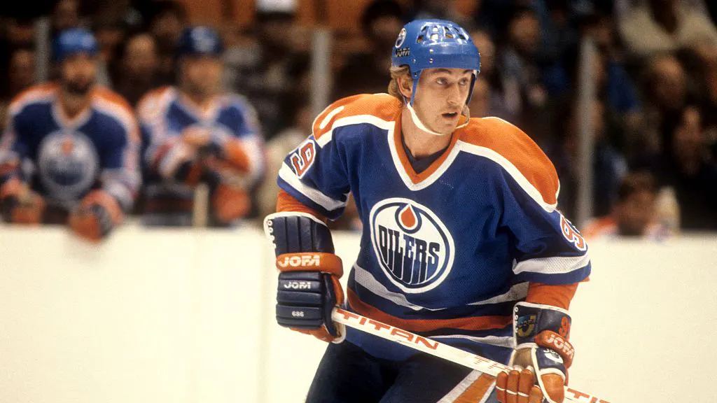 Trump Urges Hockey Legend Wayne Gretzky To Challenge Justin Trudeau