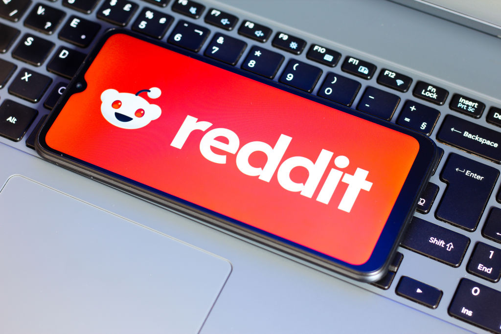 Reddit Has No Plans To Stop Users From Banning Links To X