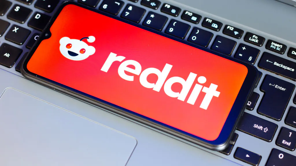 Reddit Has No Plans To Stop Users From Banning Links To X