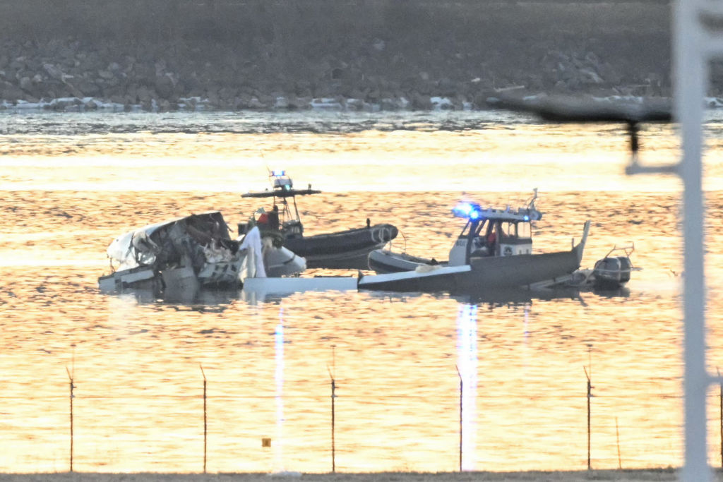 Authorities Believe There Are No Survivors After American Airlines Crash With Army Helicopter