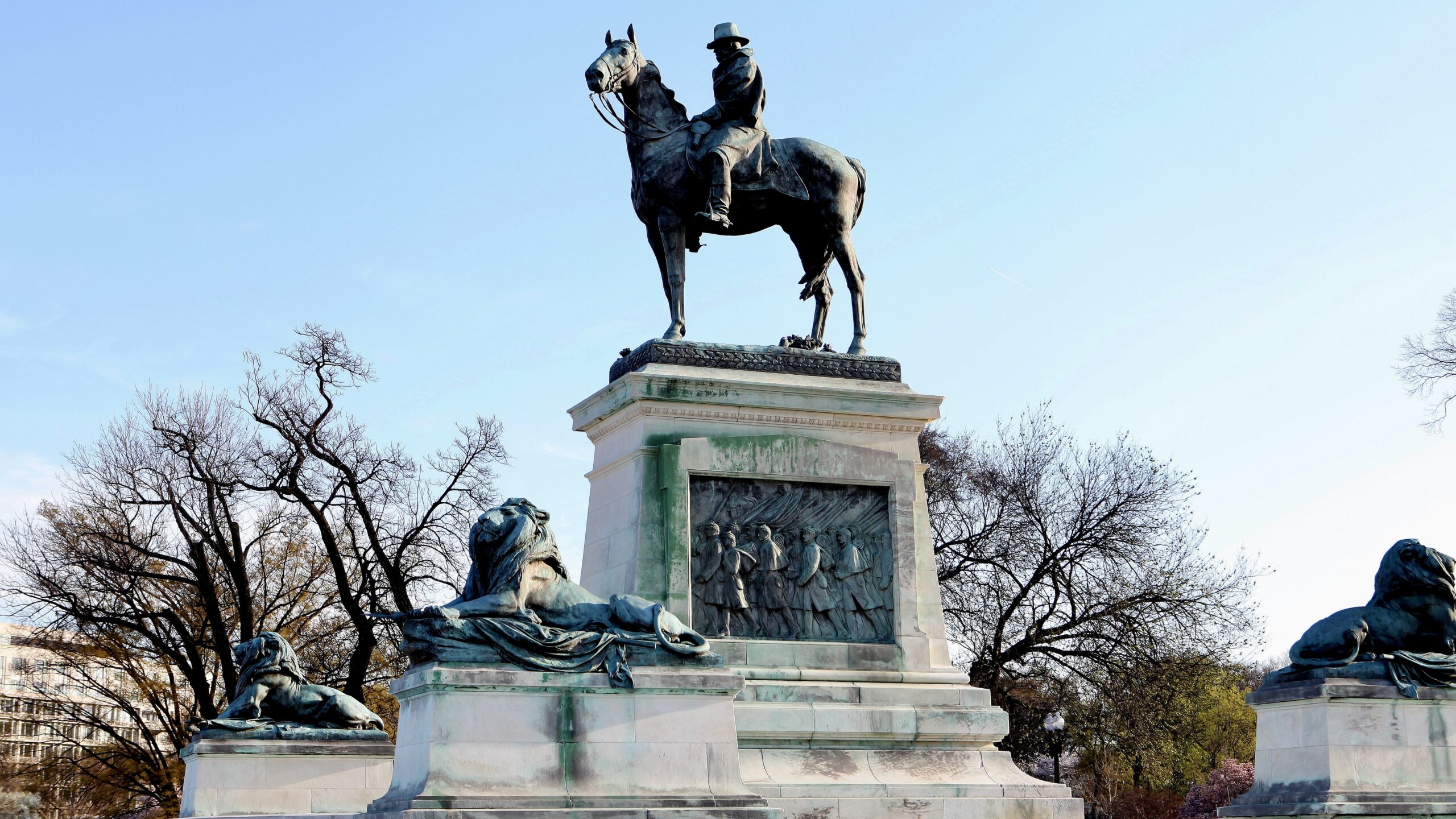 Capitol Police Arrest Man Claiming To Have ‘Napalm’ At Grant Memorial