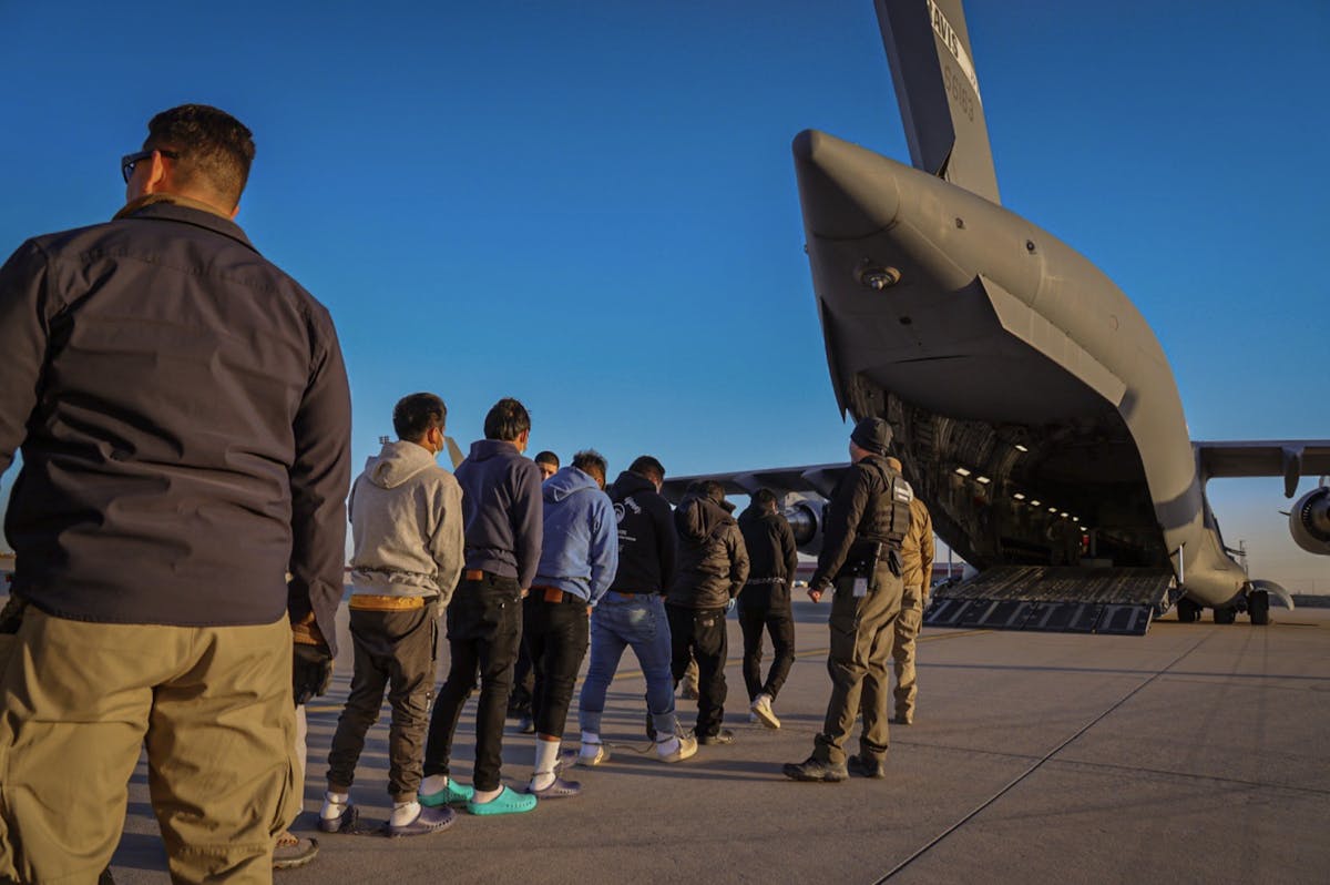 NextImg:‘A Strong Message’: Trump Administration Begins Deportation Flights