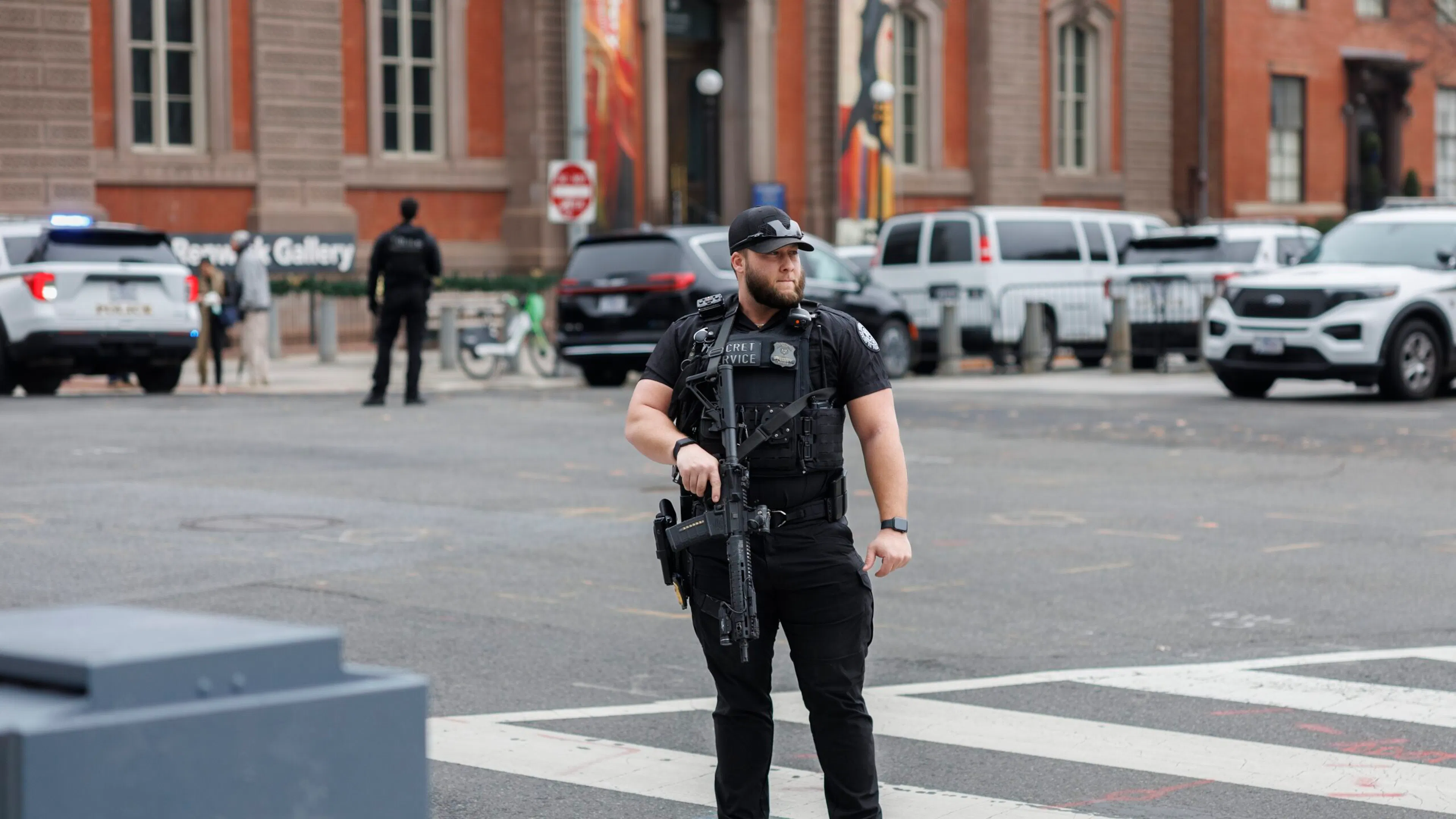 Bullets Fly Near White House As Secret Service Locks Everything Down