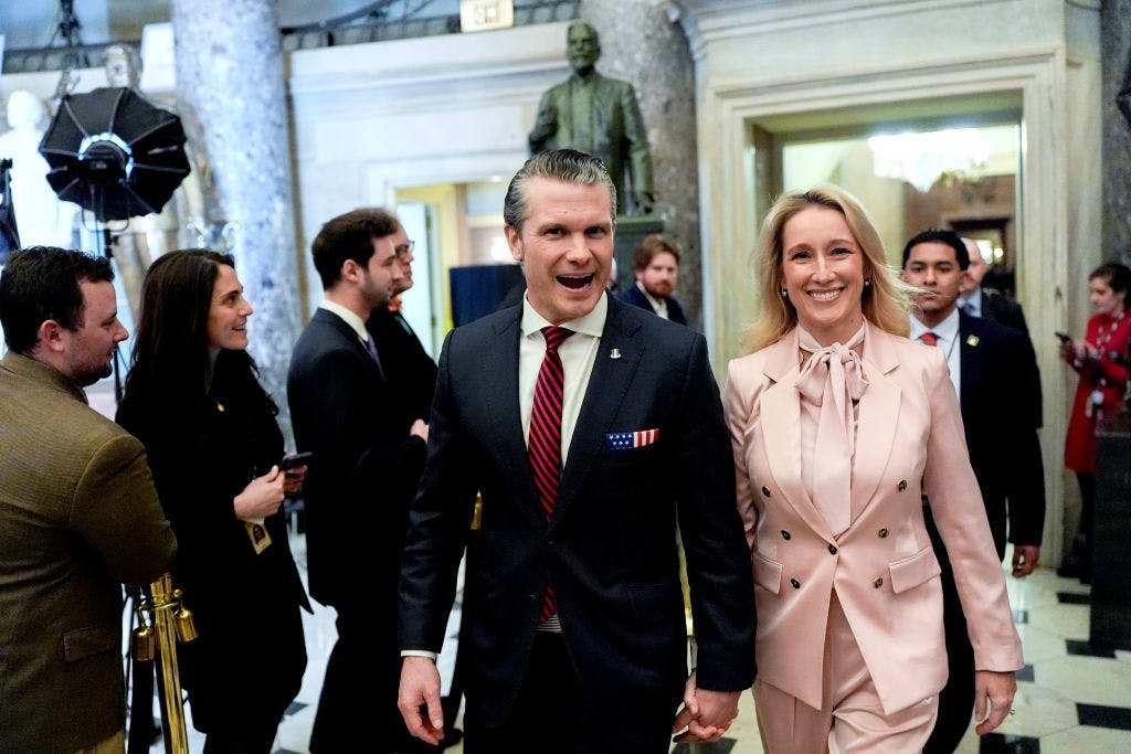 Pentagon Refutes WSJ Report That Pete Hegseth’s Wife Attended Classified Meetings