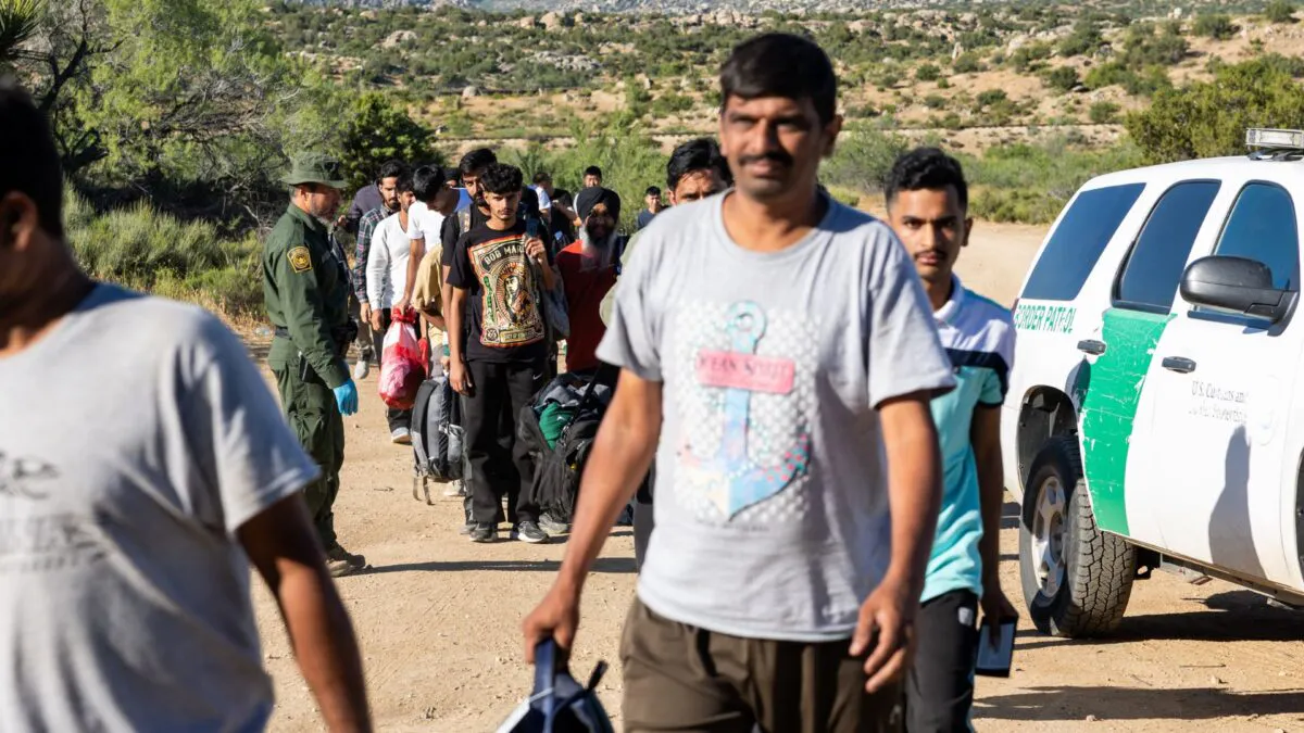 Foreign-Born Population Surges To New High With Illegal Immigration Driving Increase, Report Finds