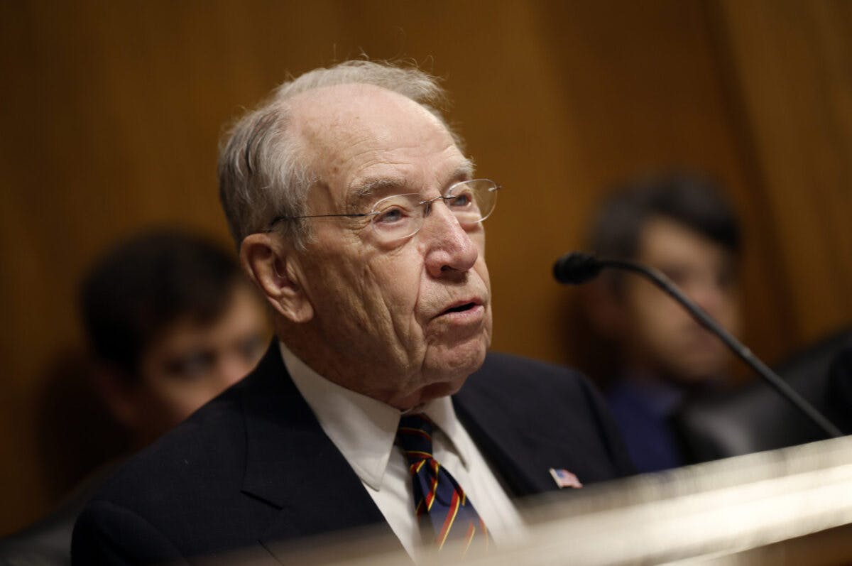 Bipartisan Pair In Senate Moves To Check Trump On Tariffs