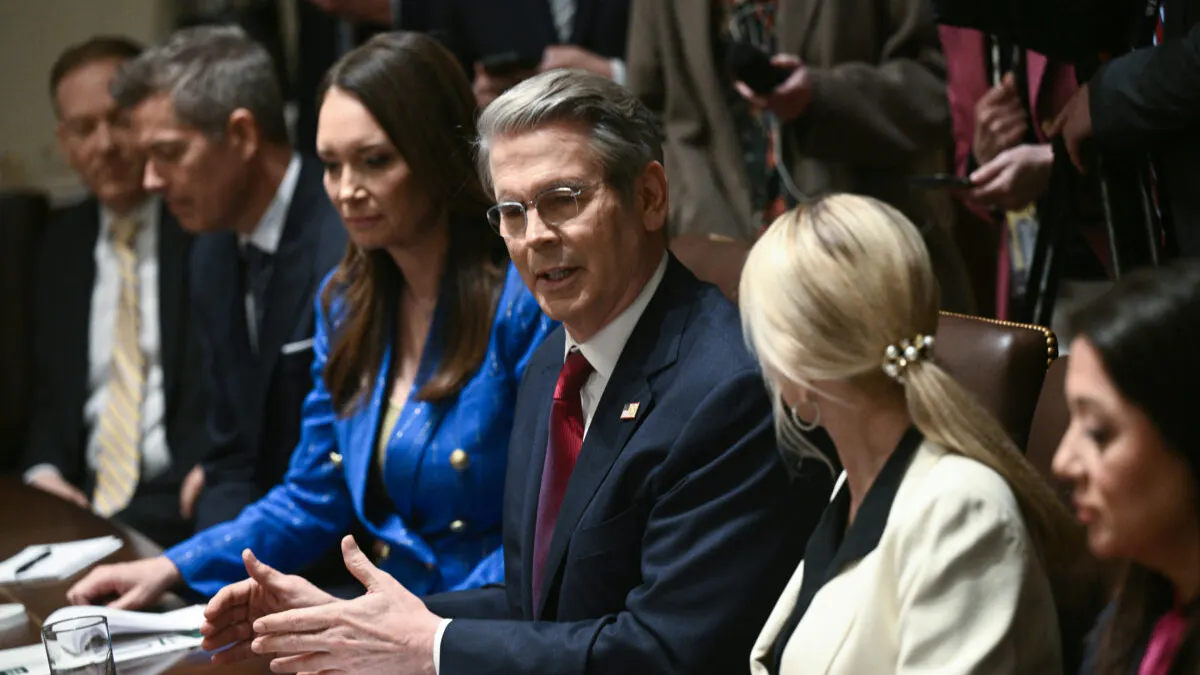 ‘So Many Countries To Talk To’: Trump’s Trade Team Updates Cabinet On Tariff Negotiations