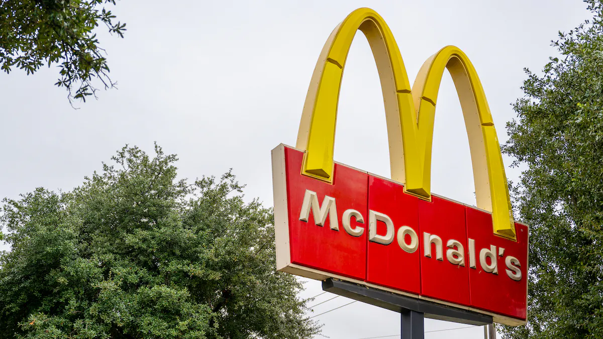 Controversy Erupts Over 24-Year-Old Dad Who Left Kids At McDonald’s During Job Interview