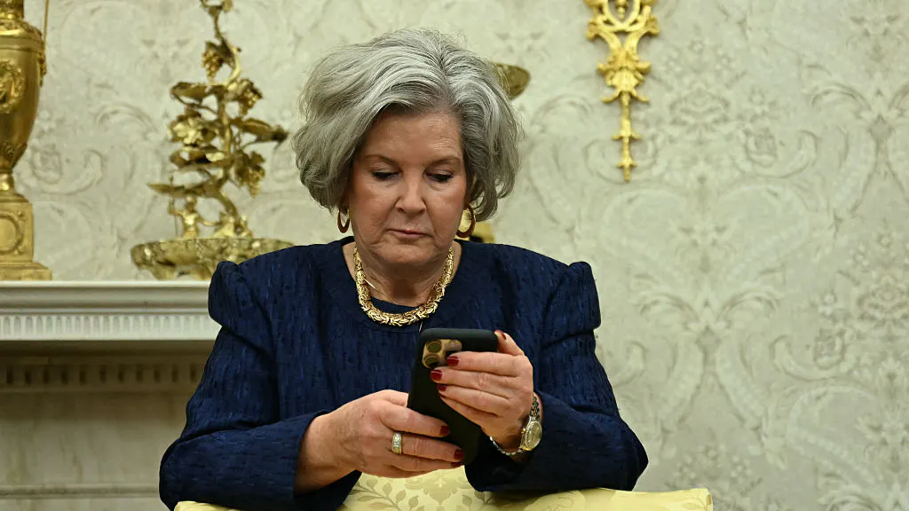 FBI Investigating Attempt To Impersonate Trump Chief Of Staff In Texts, Phone Calls