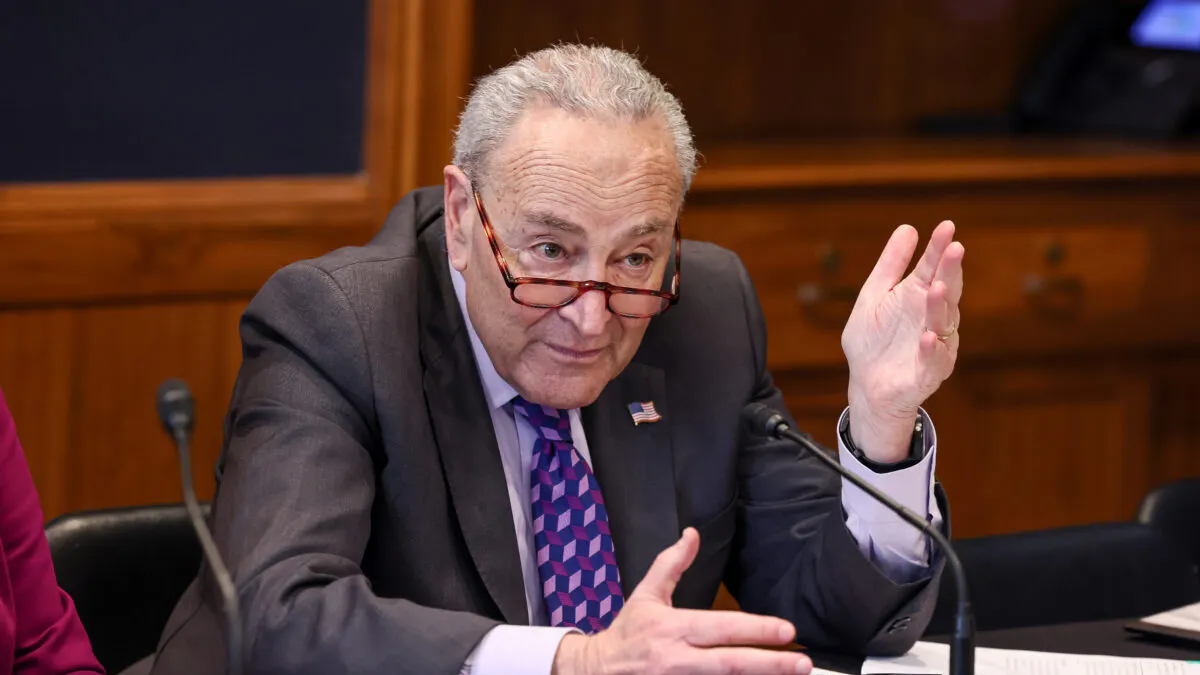 Schumer Unveils Bill To Stop Trump From Turning Qatari Jet Into Air Force One