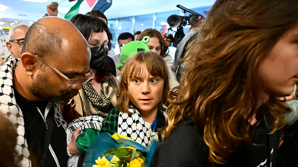 ‘What A Mythomaniac!’: Greta Thunberg Fakes Being Handcuffed After Being Deported From Israel